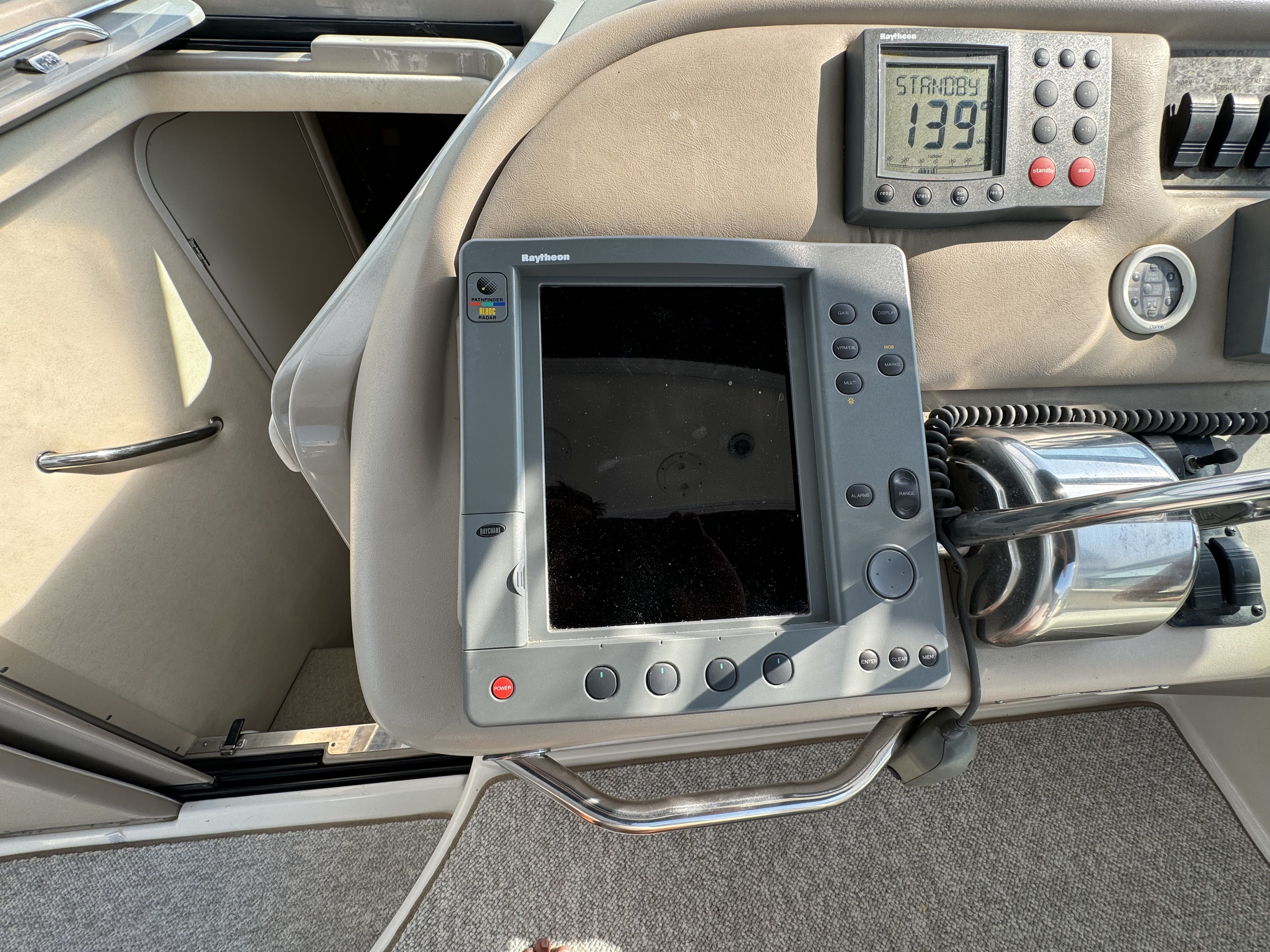 2000 Sea Ray
                                                             310 SUNDANCER Image Thumbnail #7