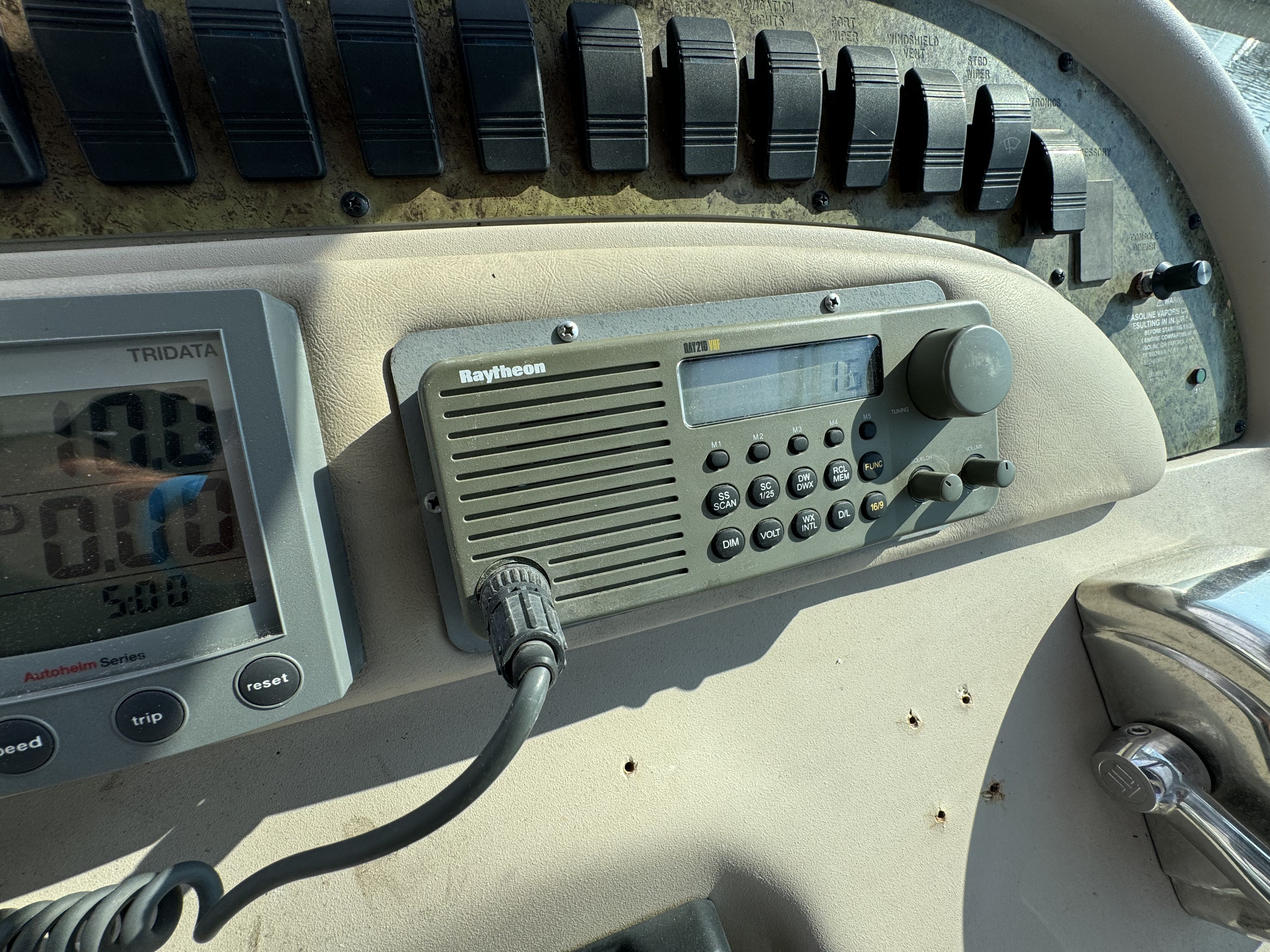 2000 Sea Ray
                                                             310 SUNDANCER Image Thumbnail #11