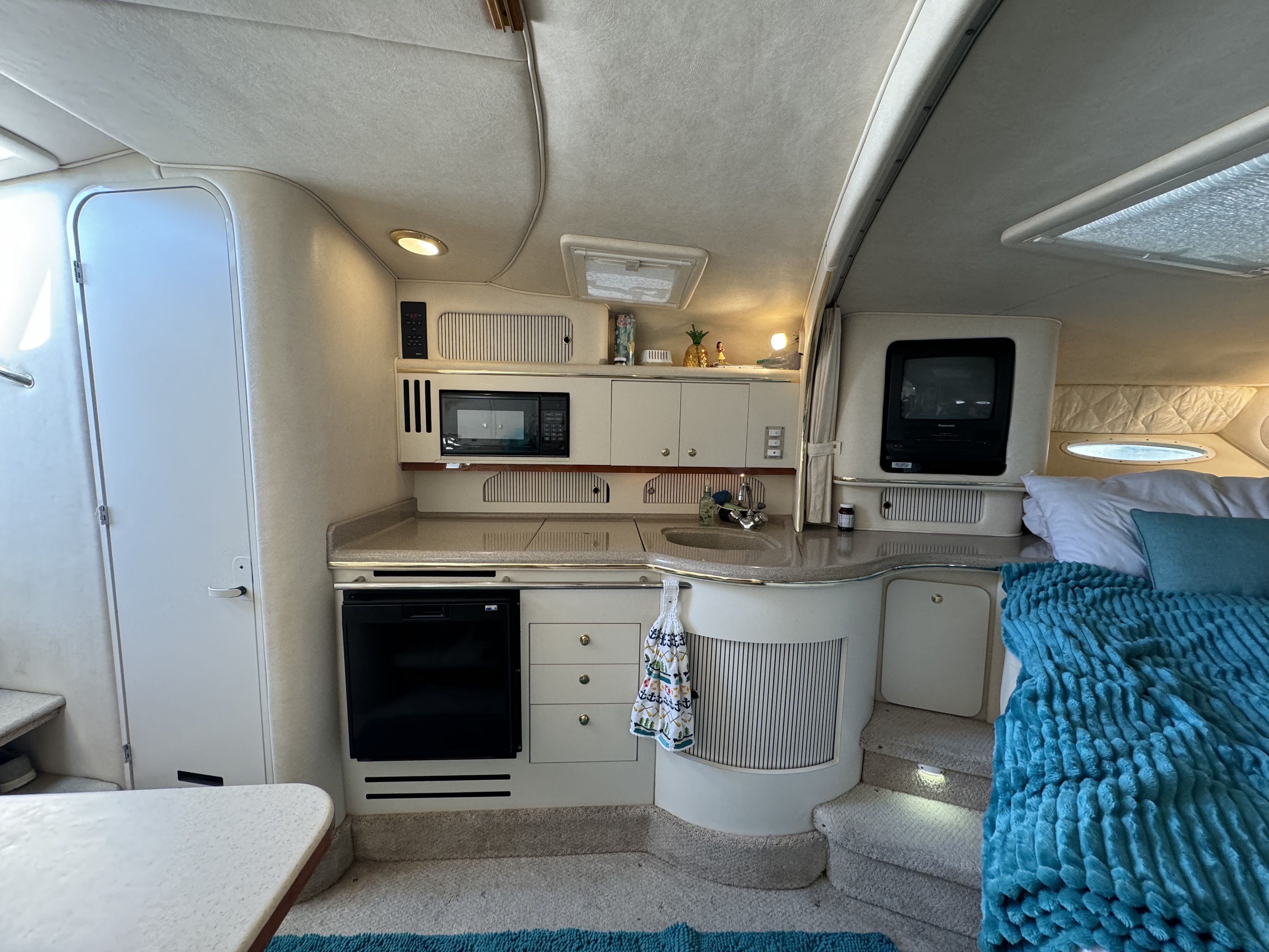 2000 Sea Ray
                                                             310 SUNDANCER Image Thumbnail #17