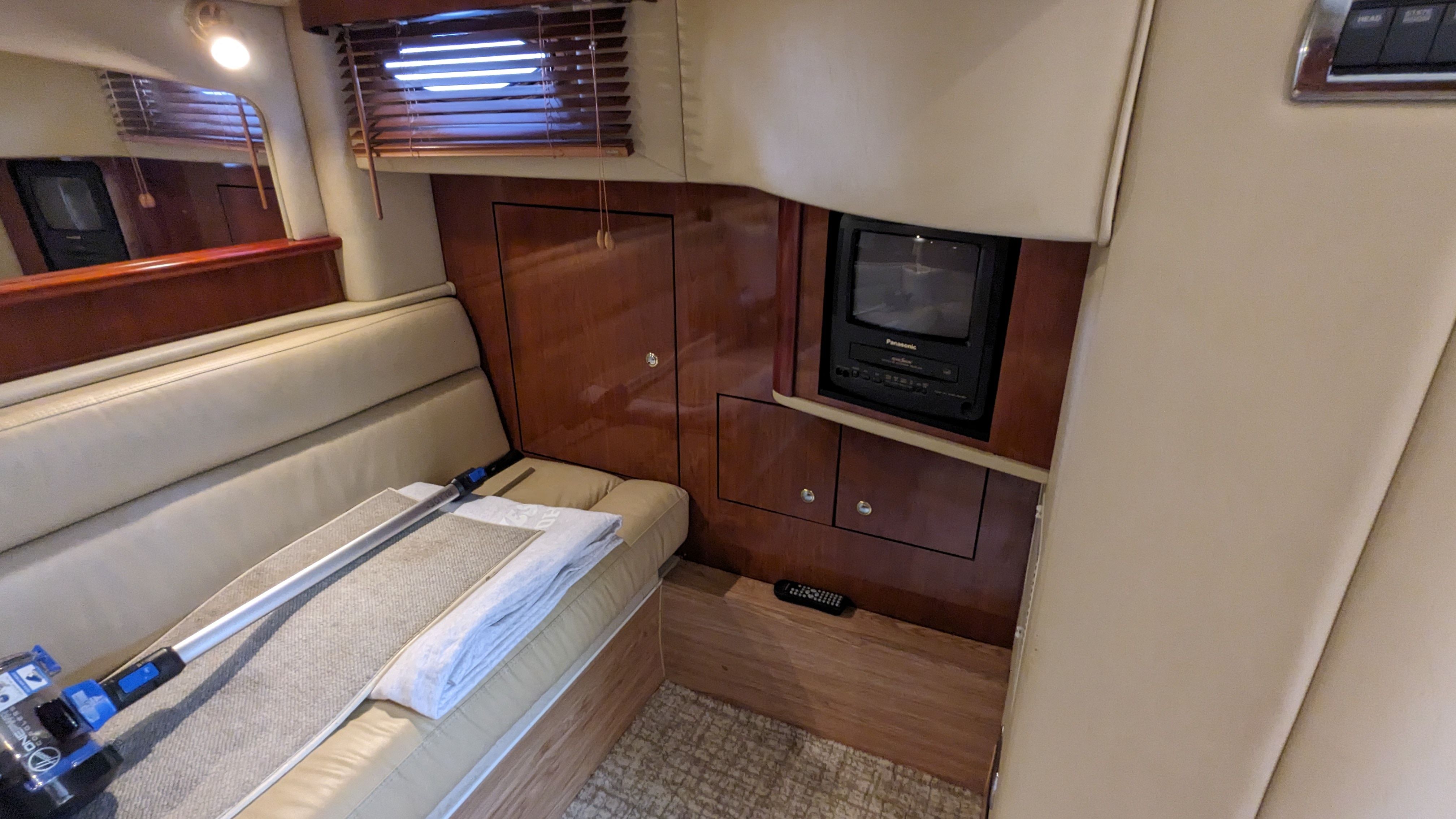 2003 Sea Ray
                                                             420 SUNDANCER Image Thumbnail #18