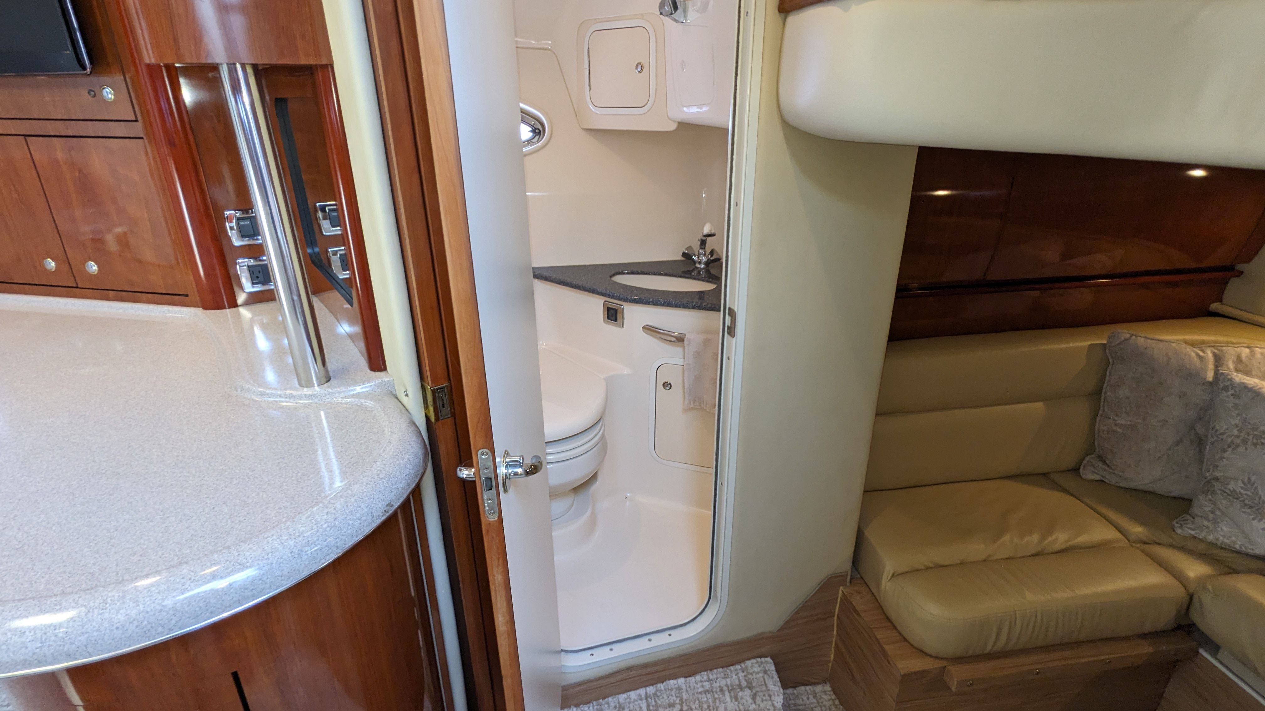 2003 Sea Ray
                                                             420 SUNDANCER Image Thumbnail #22