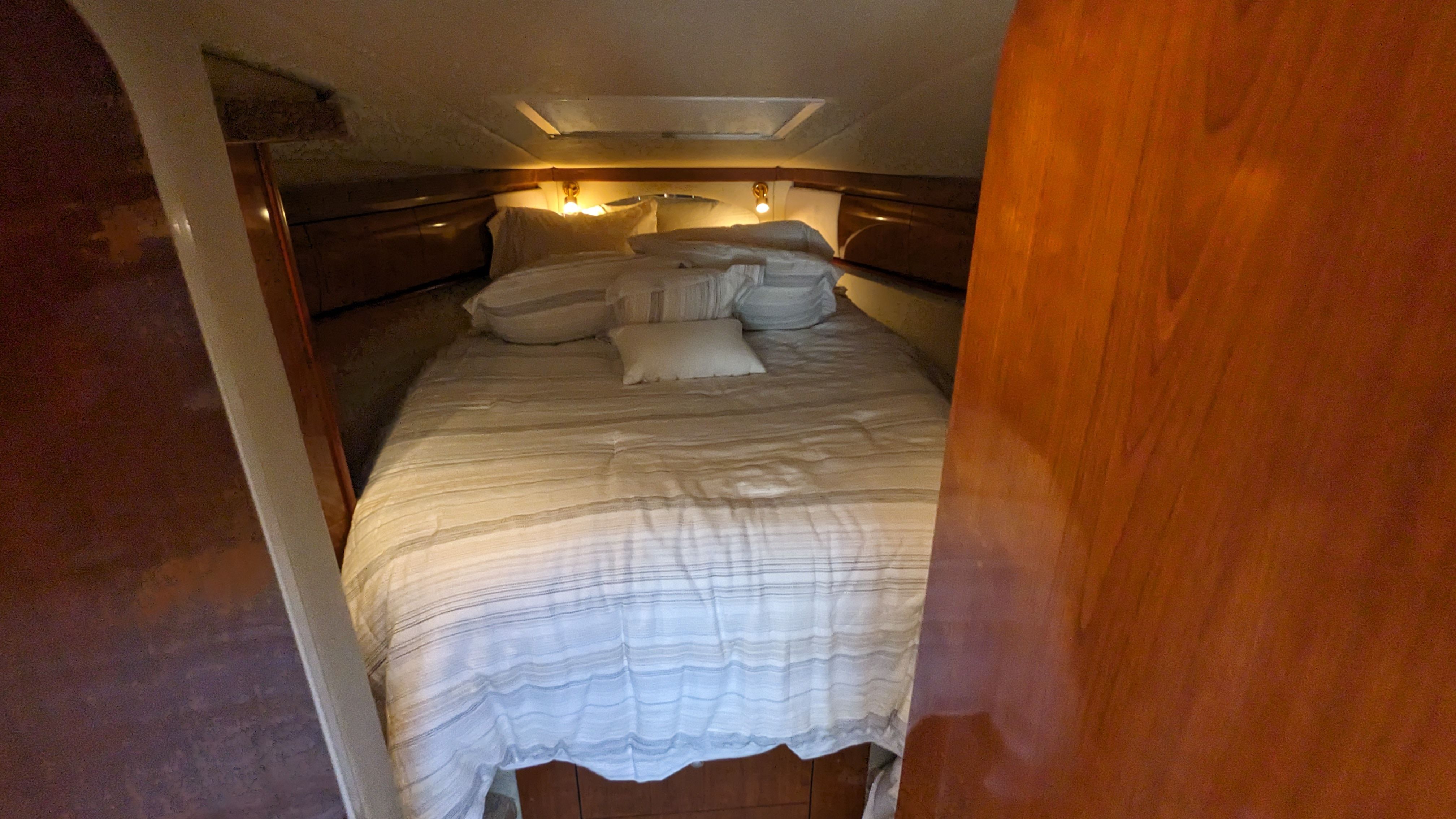 2003 Sea Ray
                                                             420 SUNDANCER Image Thumbnail #32