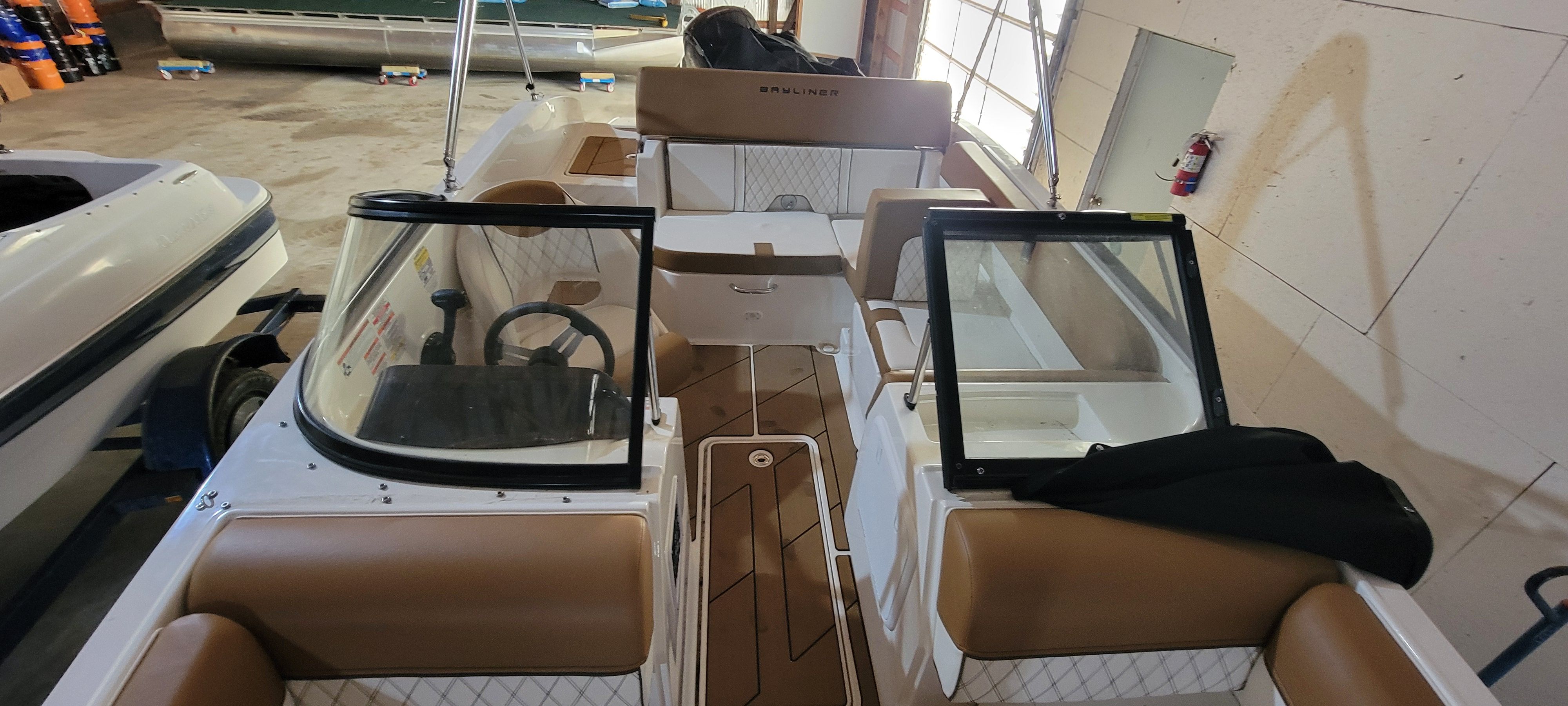 2021 Bayliner
                                                             2000DX Image Thumbnail #1