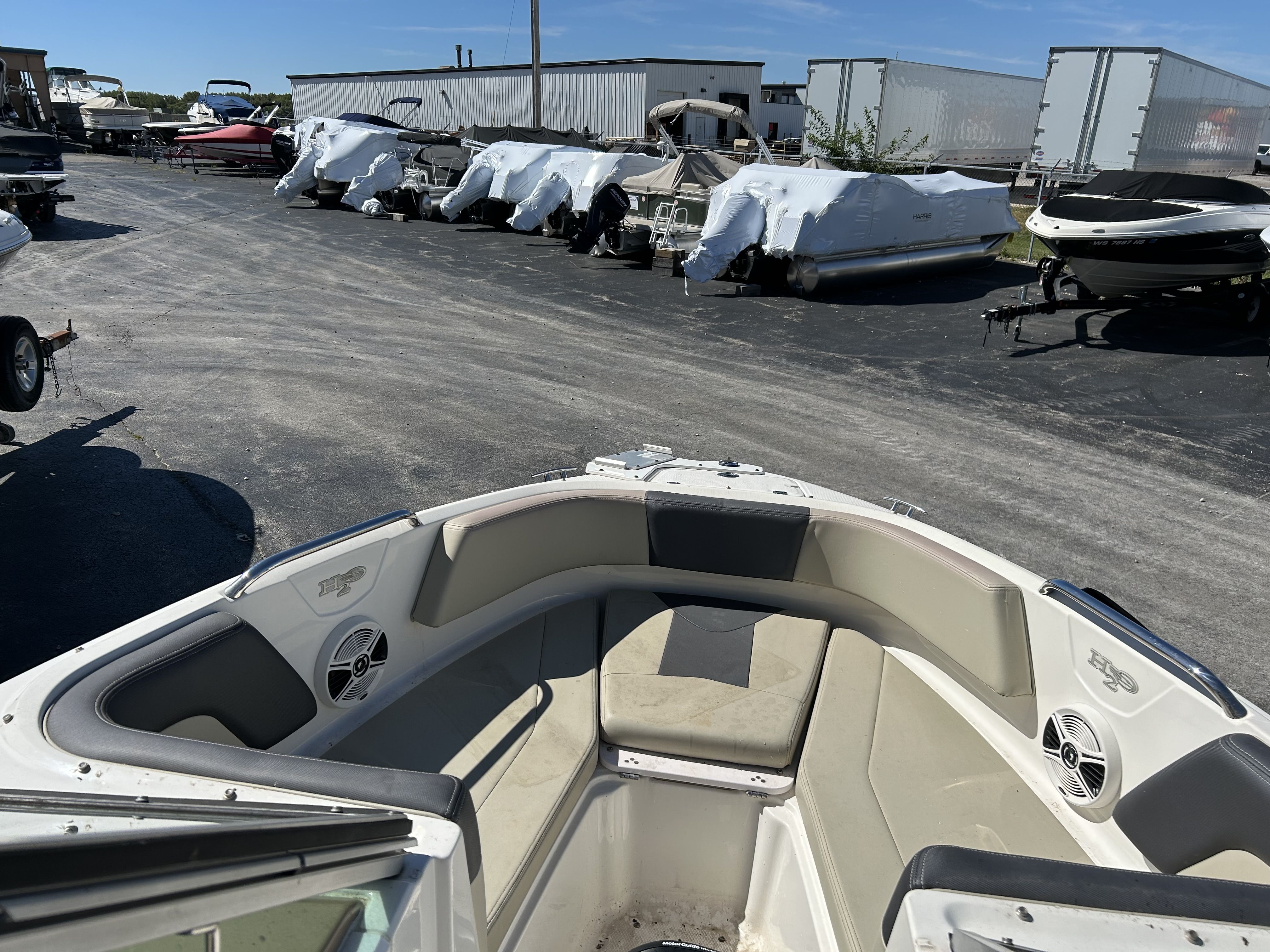 2015 Chaparral
                                                             21 H2O SF Image Thumbnail #2