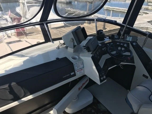 1989 Carver Yachts 30 SANTEGO Image Thumbnail #3