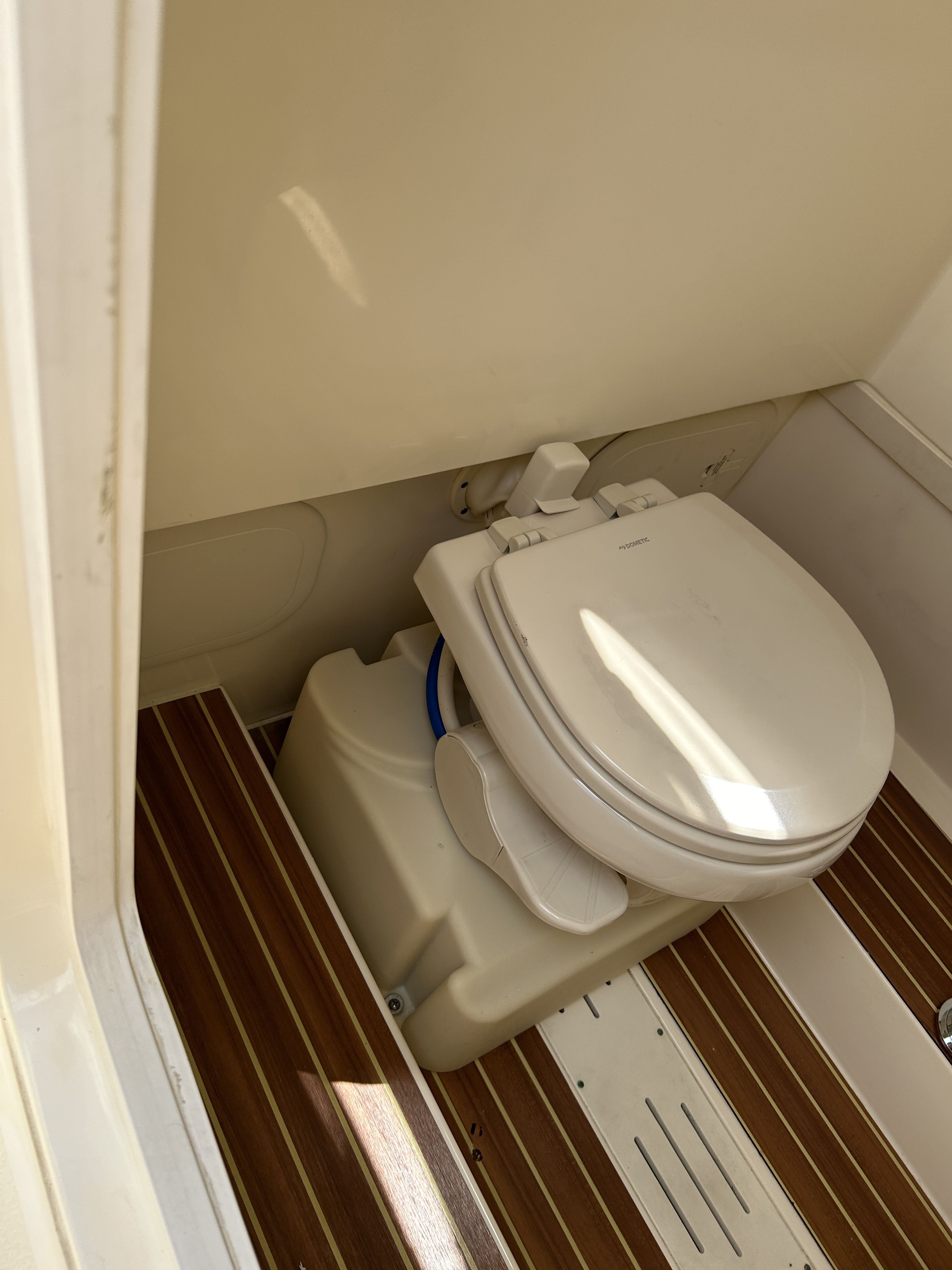 2018 Scout 275 LXF Image Thumbnail #23