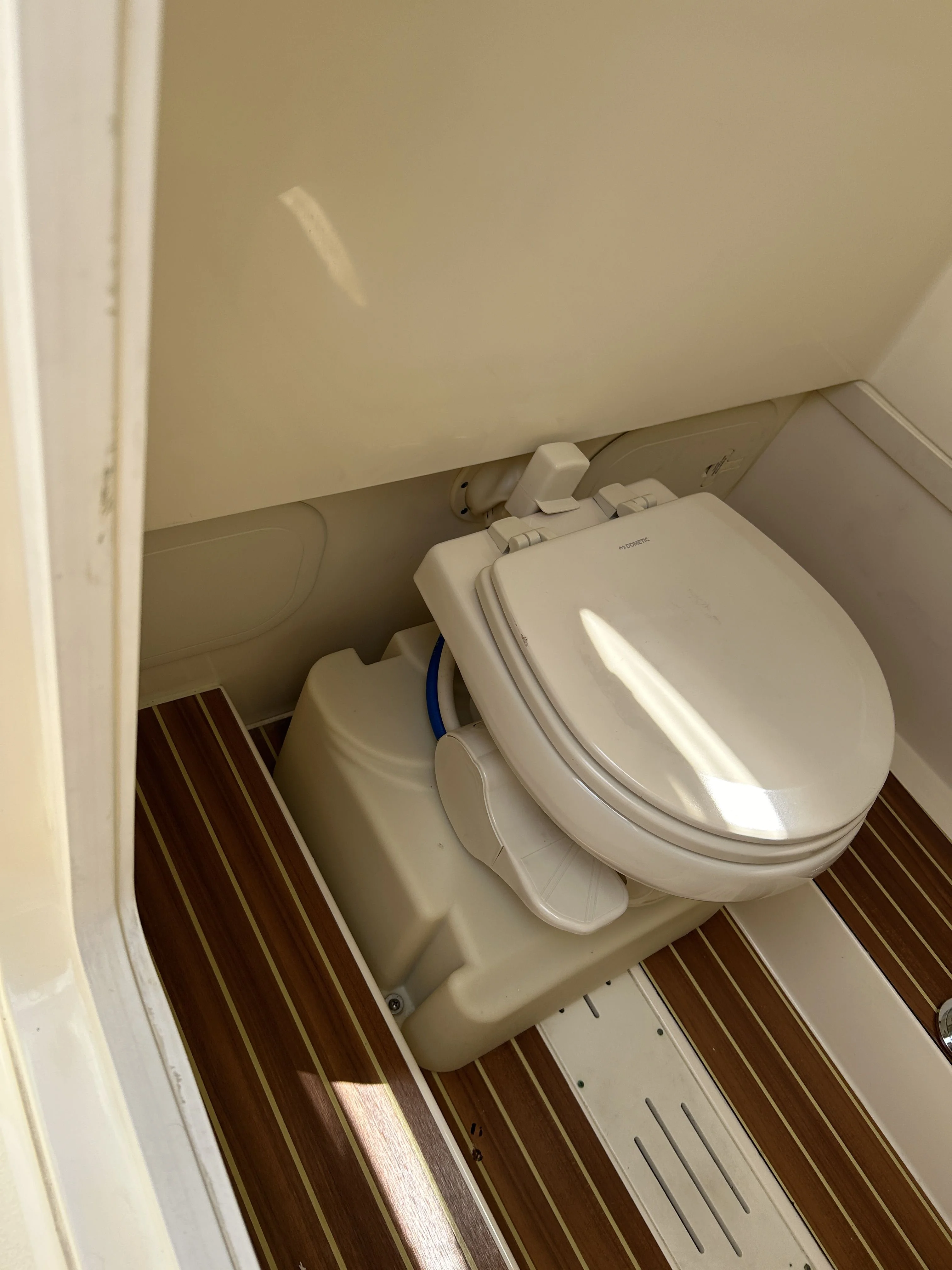 2018 Scout 275 LXF Image Thumbnail #23