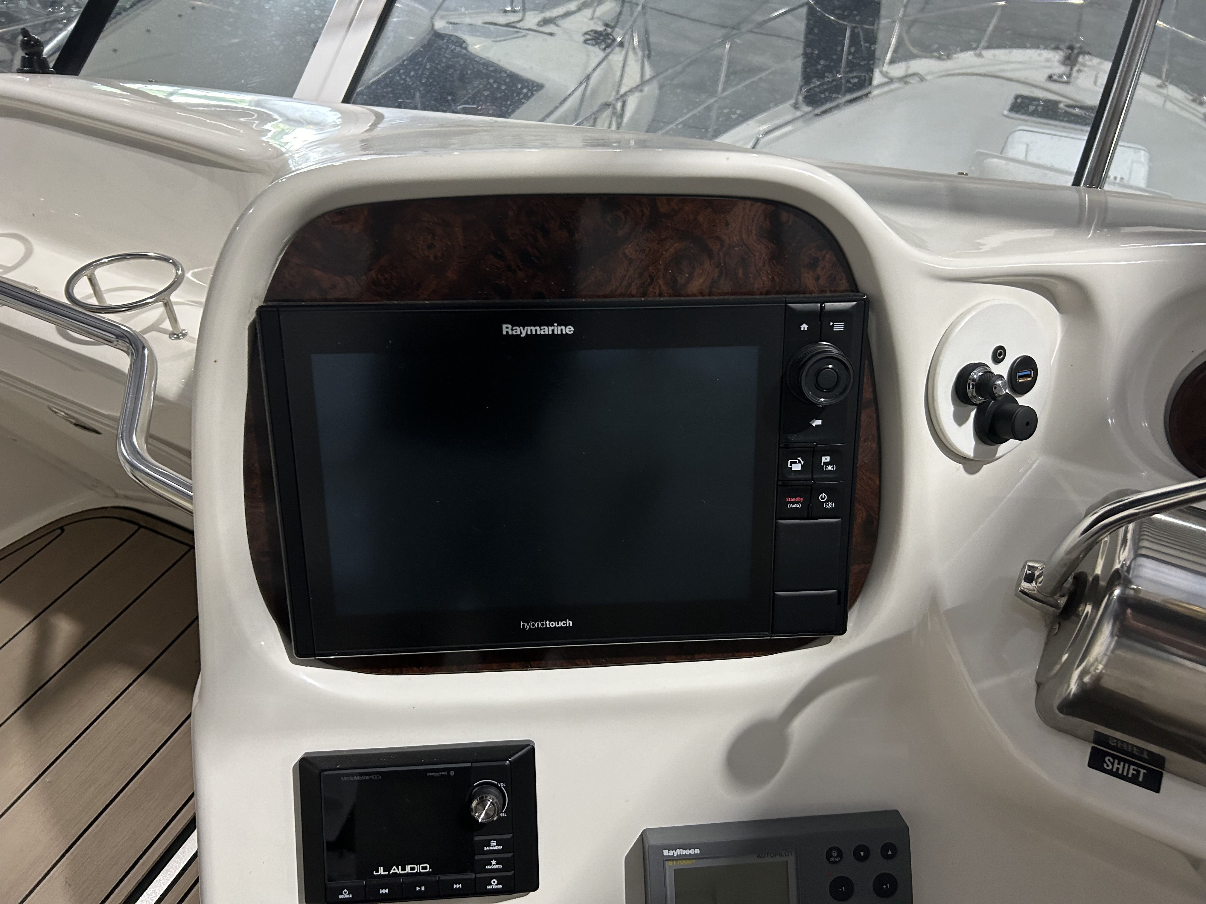 2001 Sea Ray
                                                             400 Sedan Bridge Image Thumbnail #2