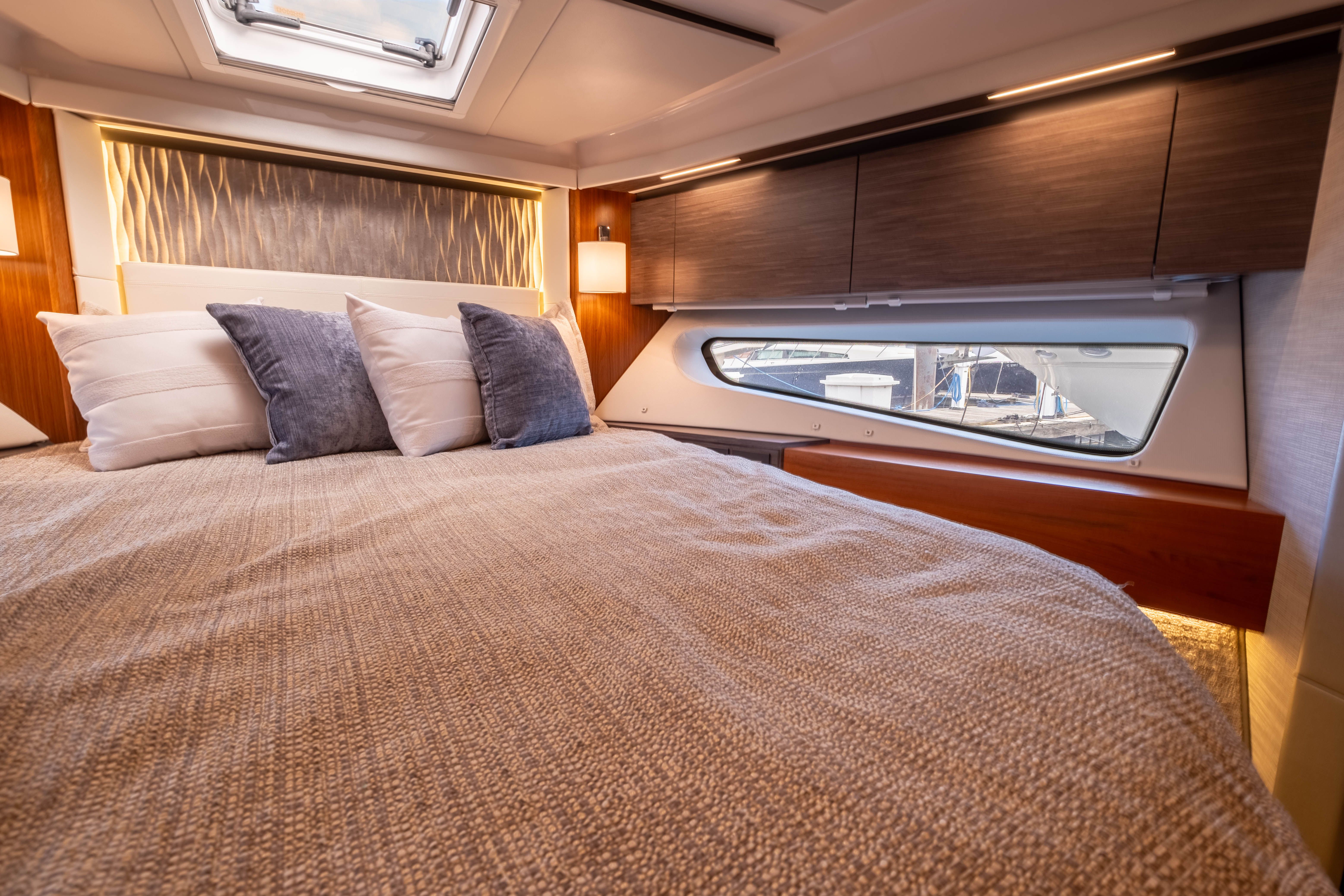 2020 Tiara Yachts
                                                             49 COUPE Image Thumbnail #76
