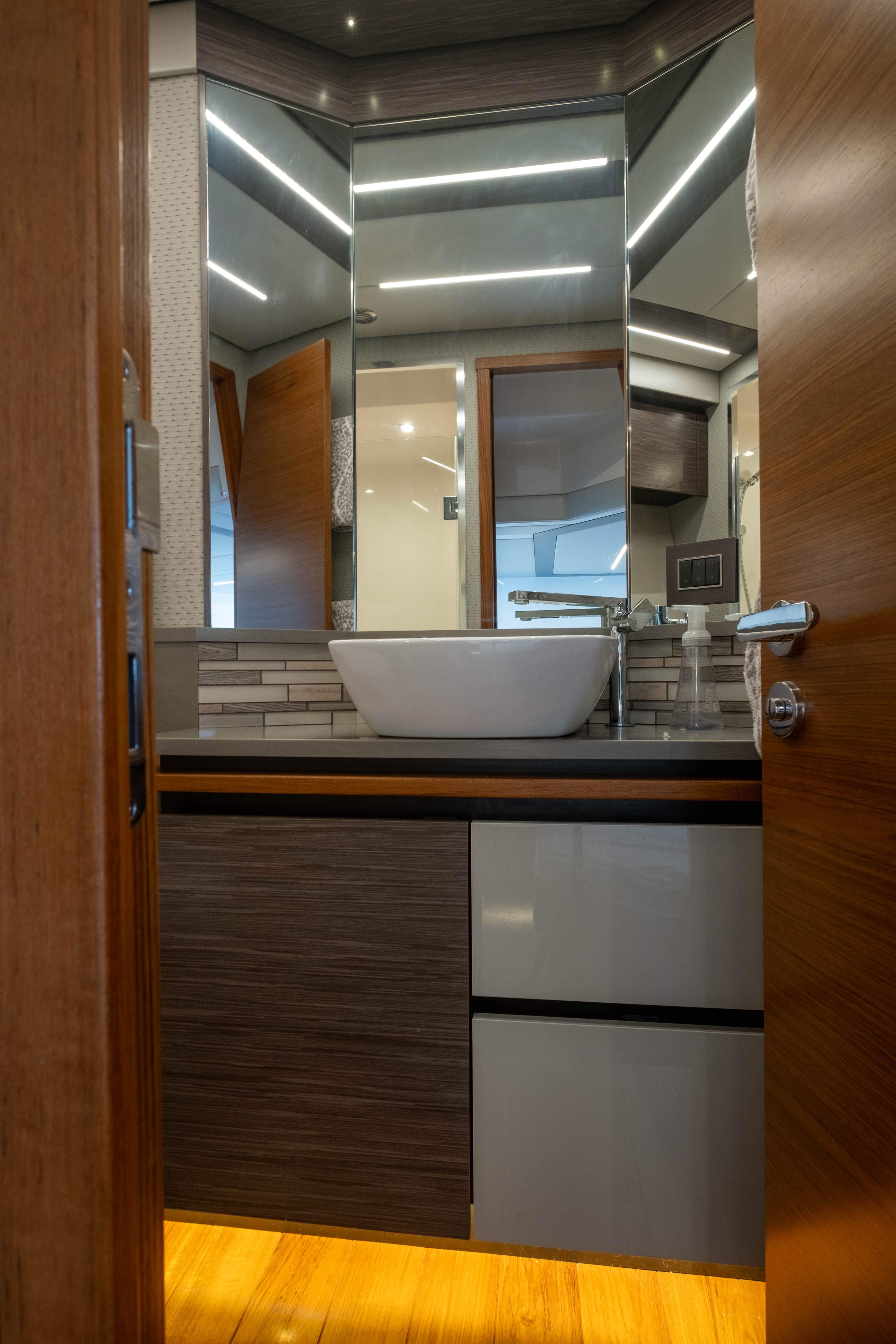 2020 Tiara Yachts
                                                             49 COUPE Image Thumbnail #78