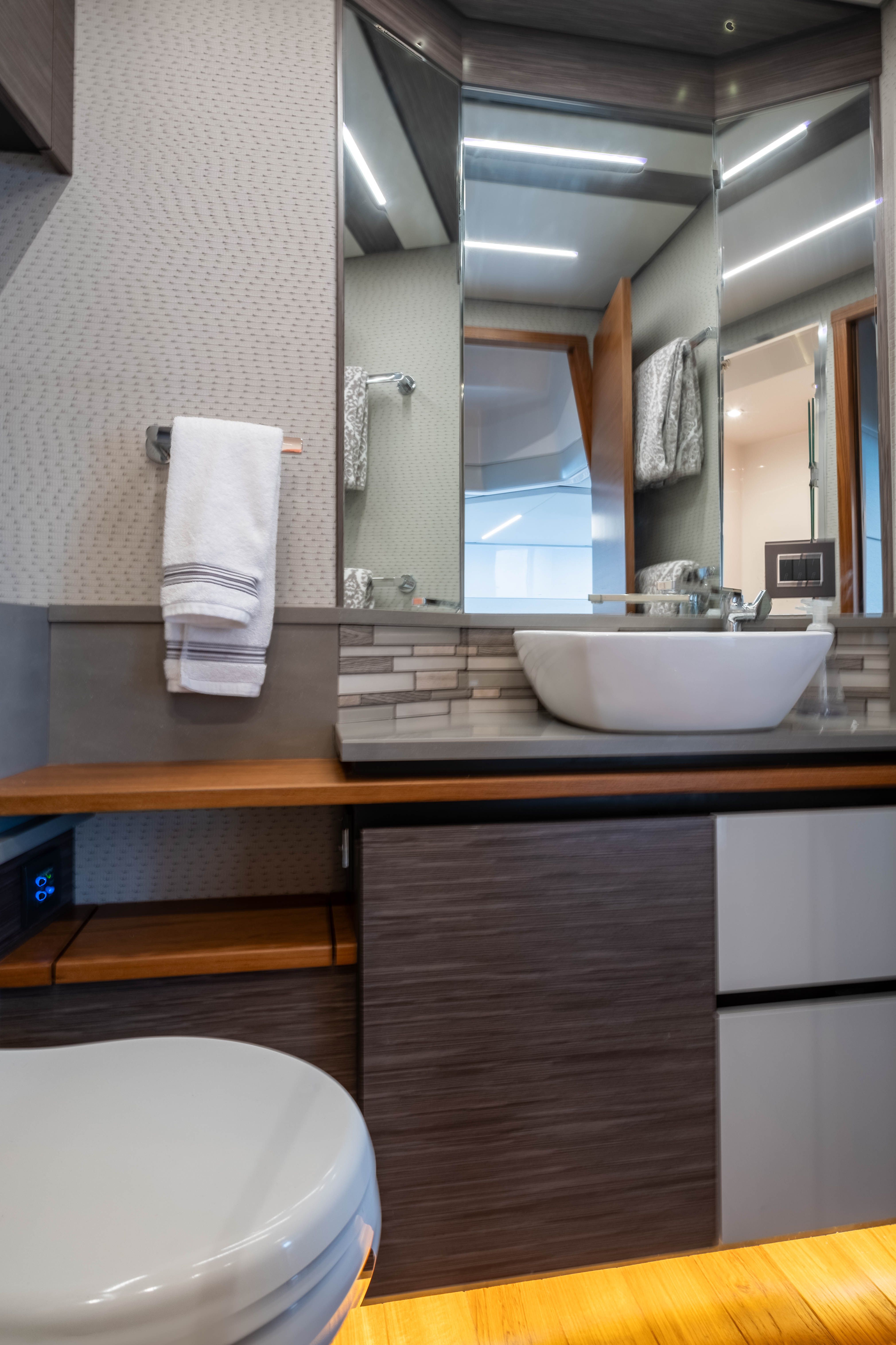 2020 Tiara Yachts
                                                             49 COUPE Image Thumbnail #79