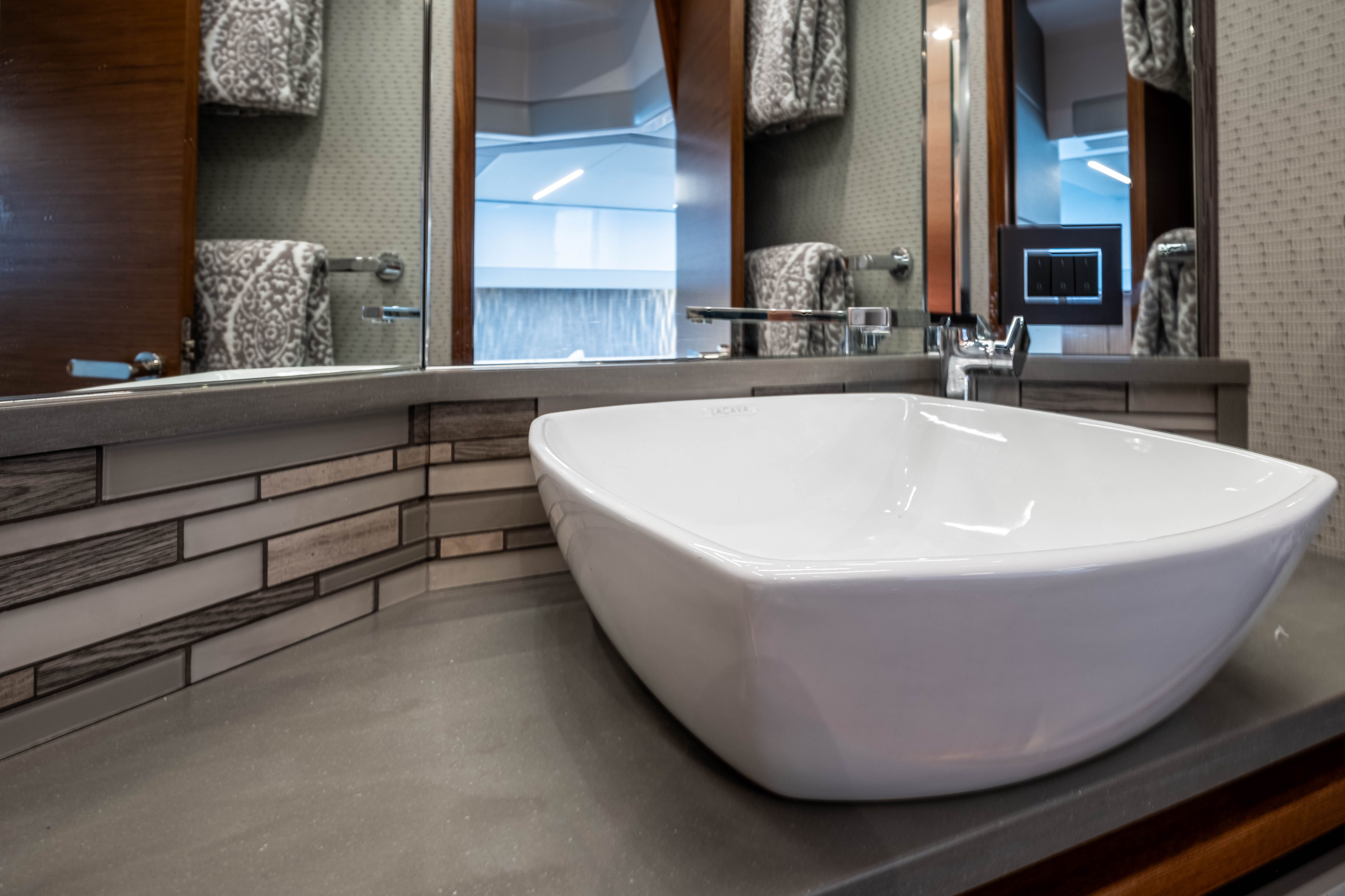 2020 Tiara Yachts
                                                             49 COUPE Image Thumbnail #81