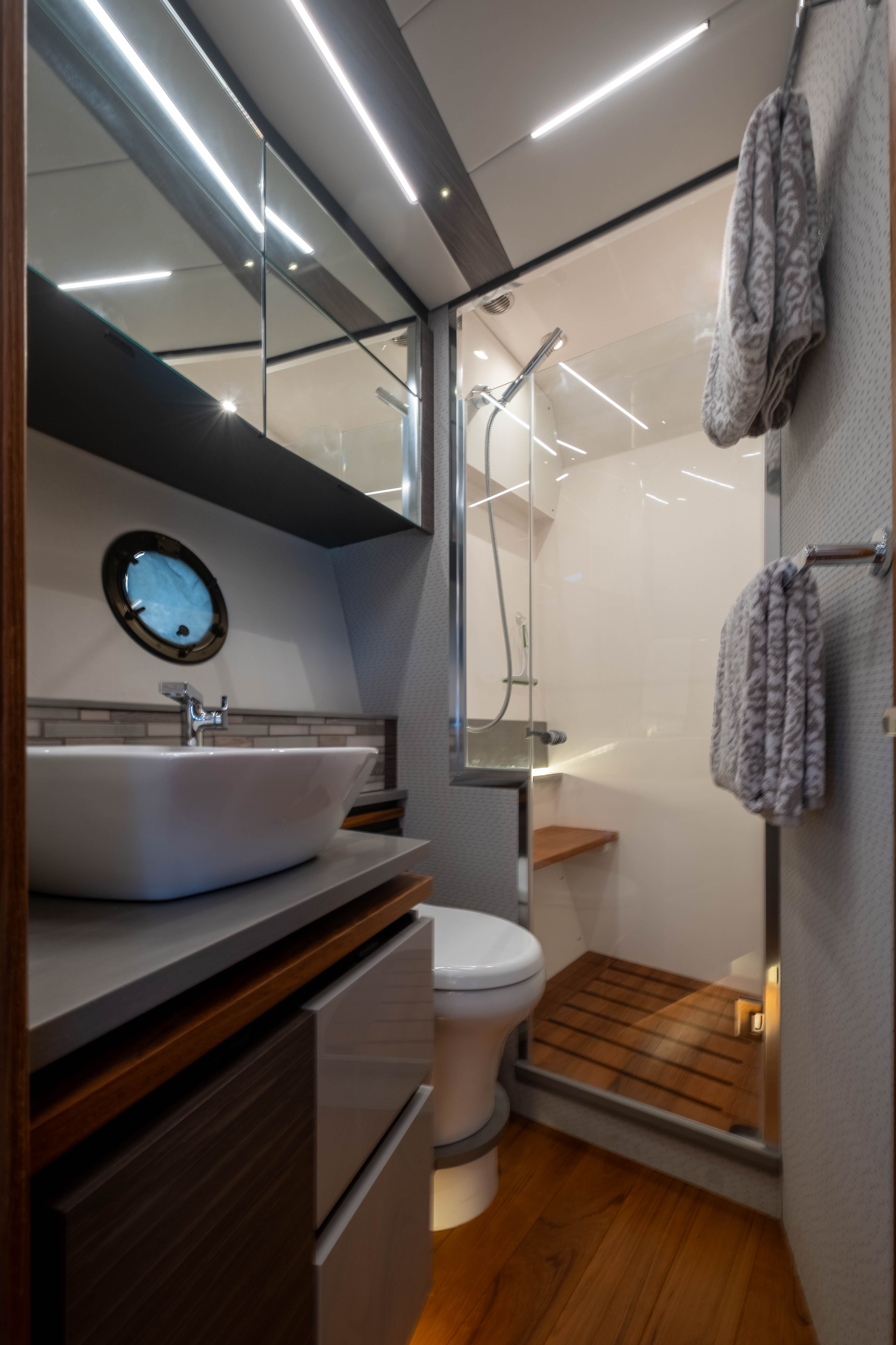 2020 Tiara Yachts
                                                             49 COUPE Image Thumbnail #82
