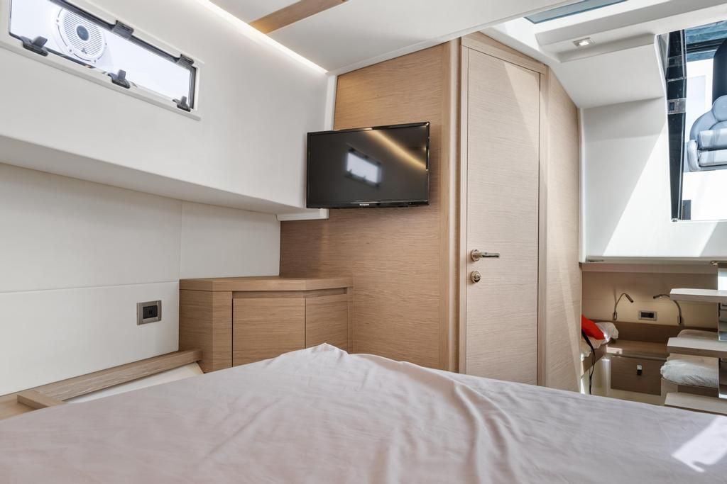 2022 Pardo Yachts
                                                             38 Image Thumbnail #37