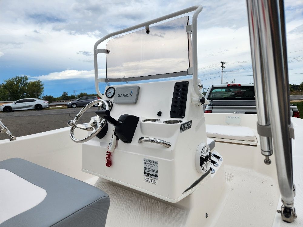2020 Robalo
                                                             R160 Image Thumbnail #8