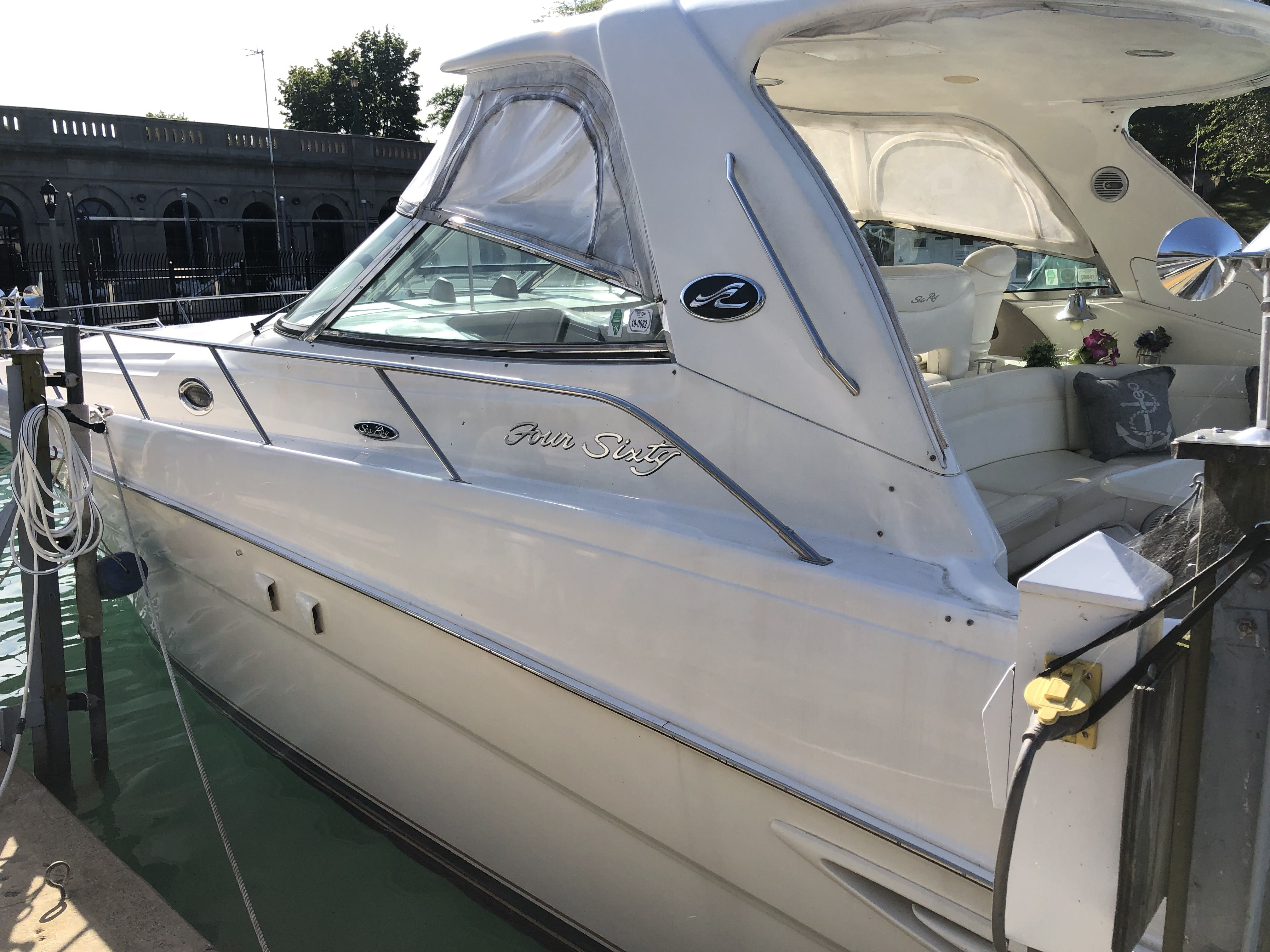 2001 Sea Ray
                                                             460 SUNDANCER Image Thumbnail #1