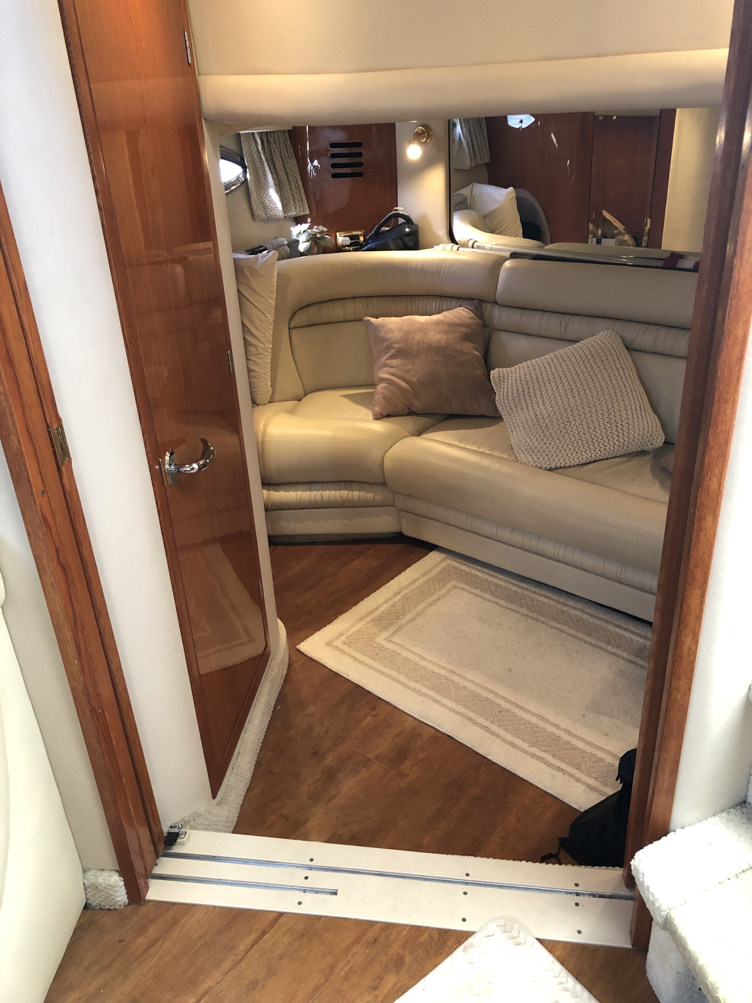2001 Sea Ray
                                                             460 SUNDANCER Image Thumbnail #9