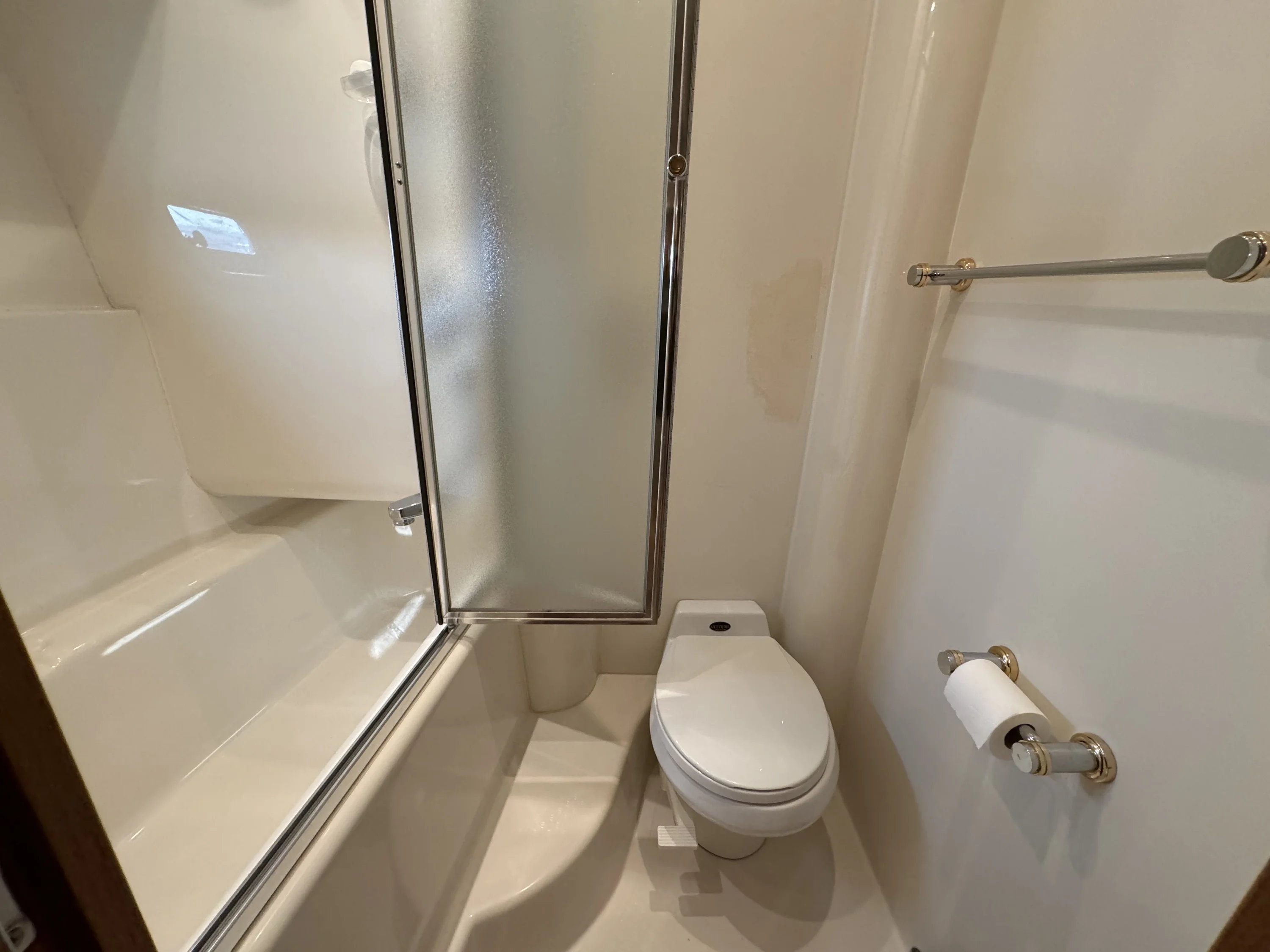 2000 Bayliner 5288 PILOTHOUSE MOTORHOUSE Image Thumbnail #39