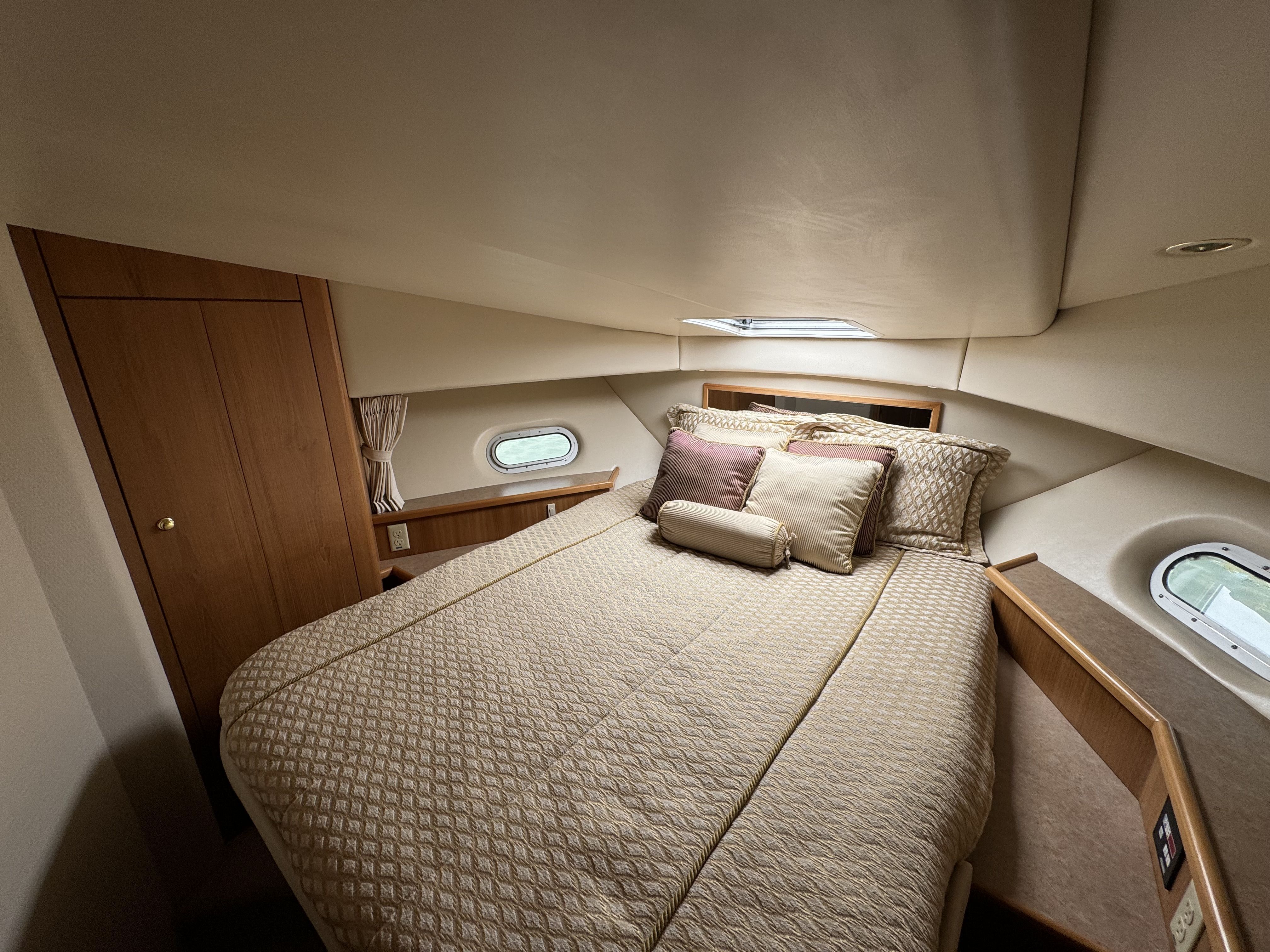 2000 Bayliner 5288 PILOTHOUSE MOTORHOUSE Image Thumbnail #30