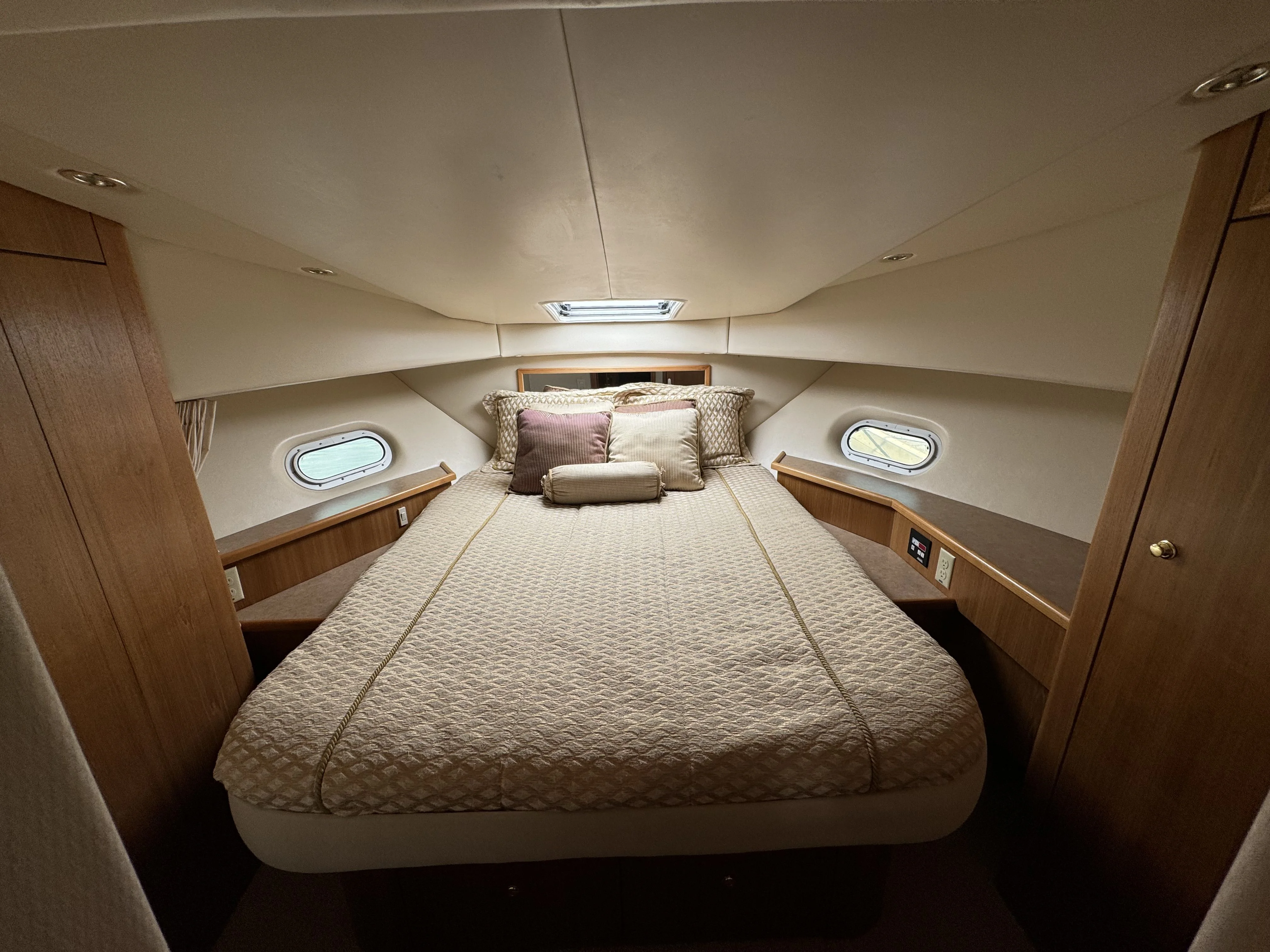 2000 Bayliner 5288 PILOTHOUSE MOTORHOUSE Image Thumbnail #31