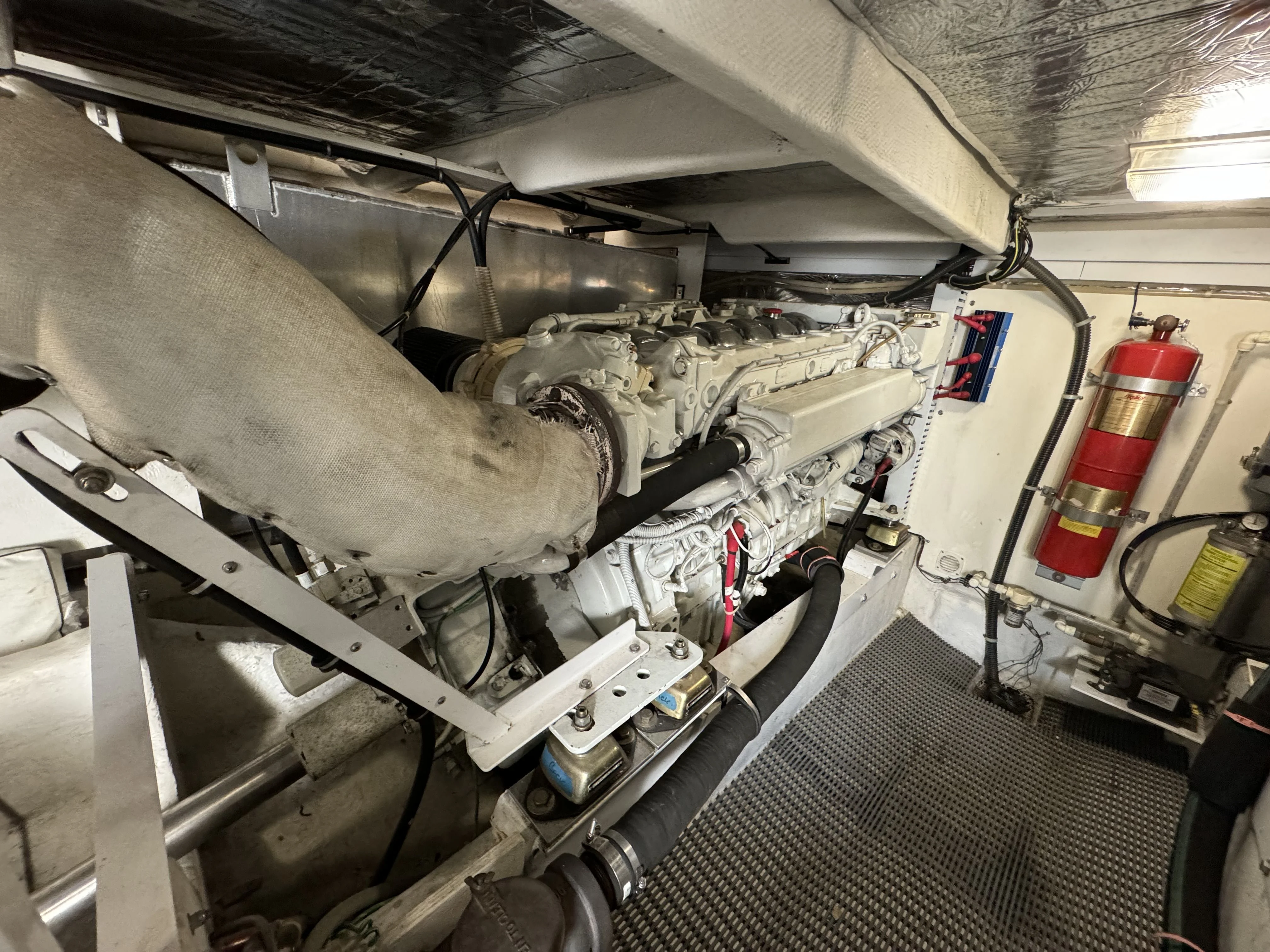 2000 Bayliner 5288 PILOTHOUSE MOTORHOUSE Image Thumbnail #52