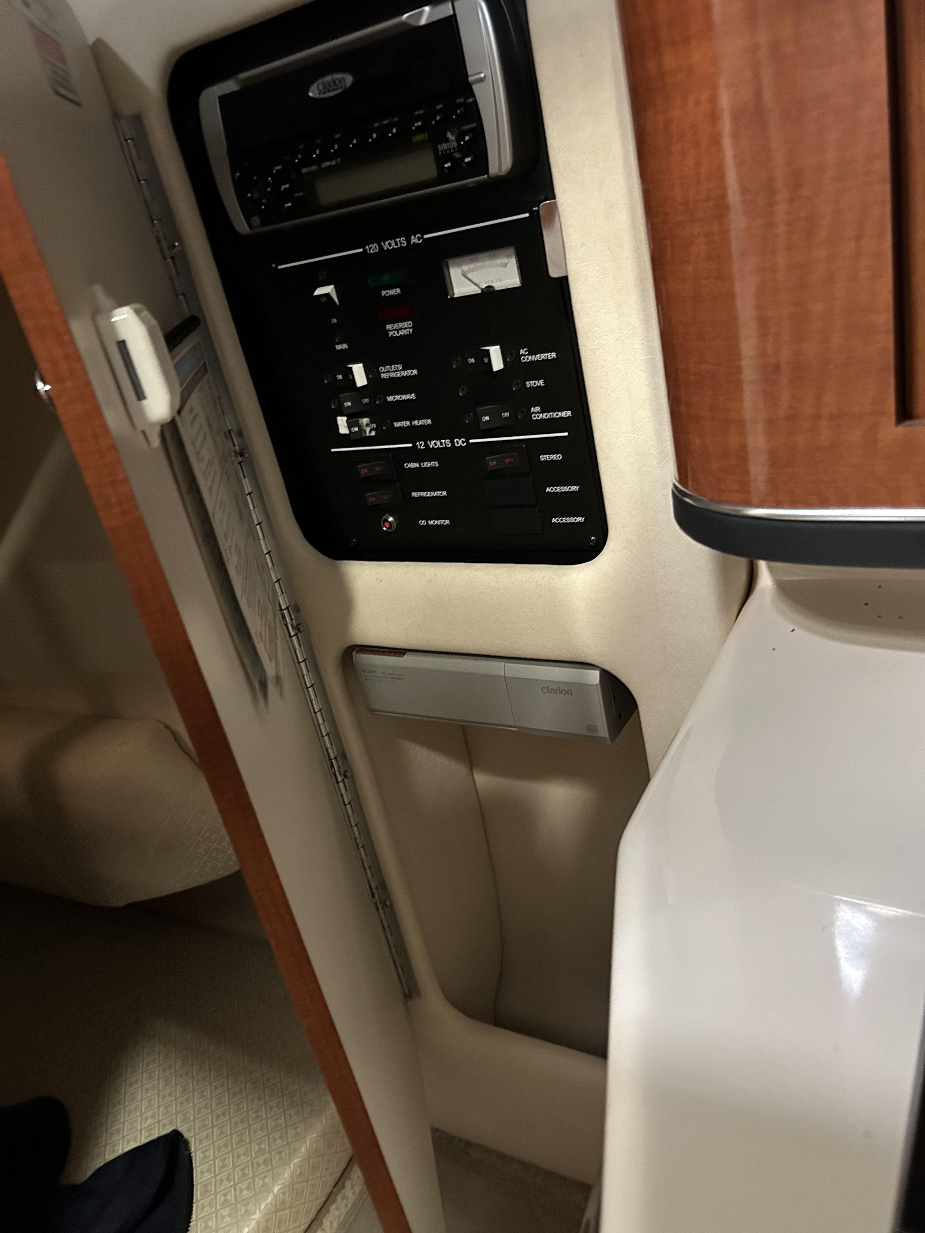 2004 Sea Ray
                                                             260 Sundancer Image Thumbnail #7