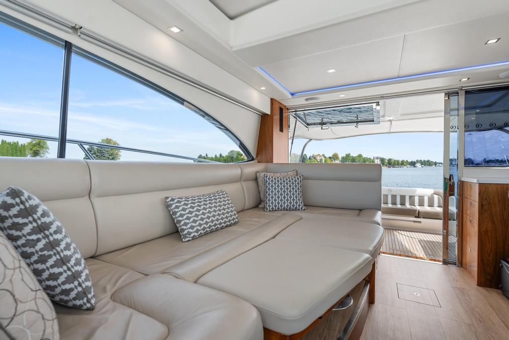 2018 Riviera
                                                             4800SY Image Thumbnail #25