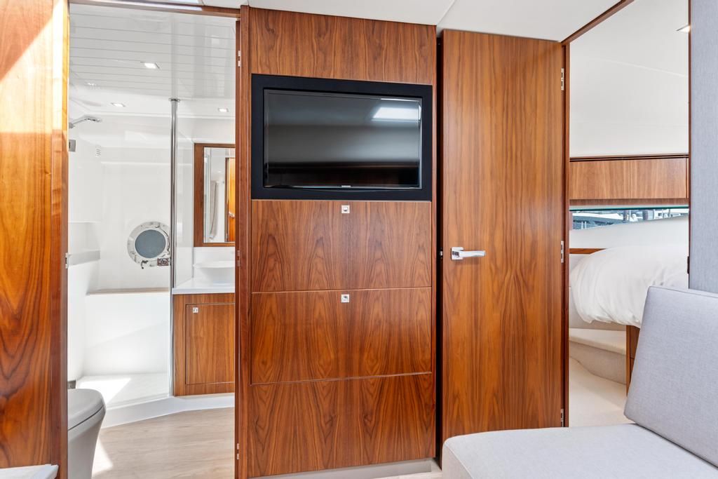 2018 Riviera
                                                             4800SY Image Thumbnail #38