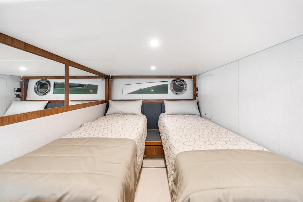 2018 Riviera
                                                             4800SY Image Thumbnail #39