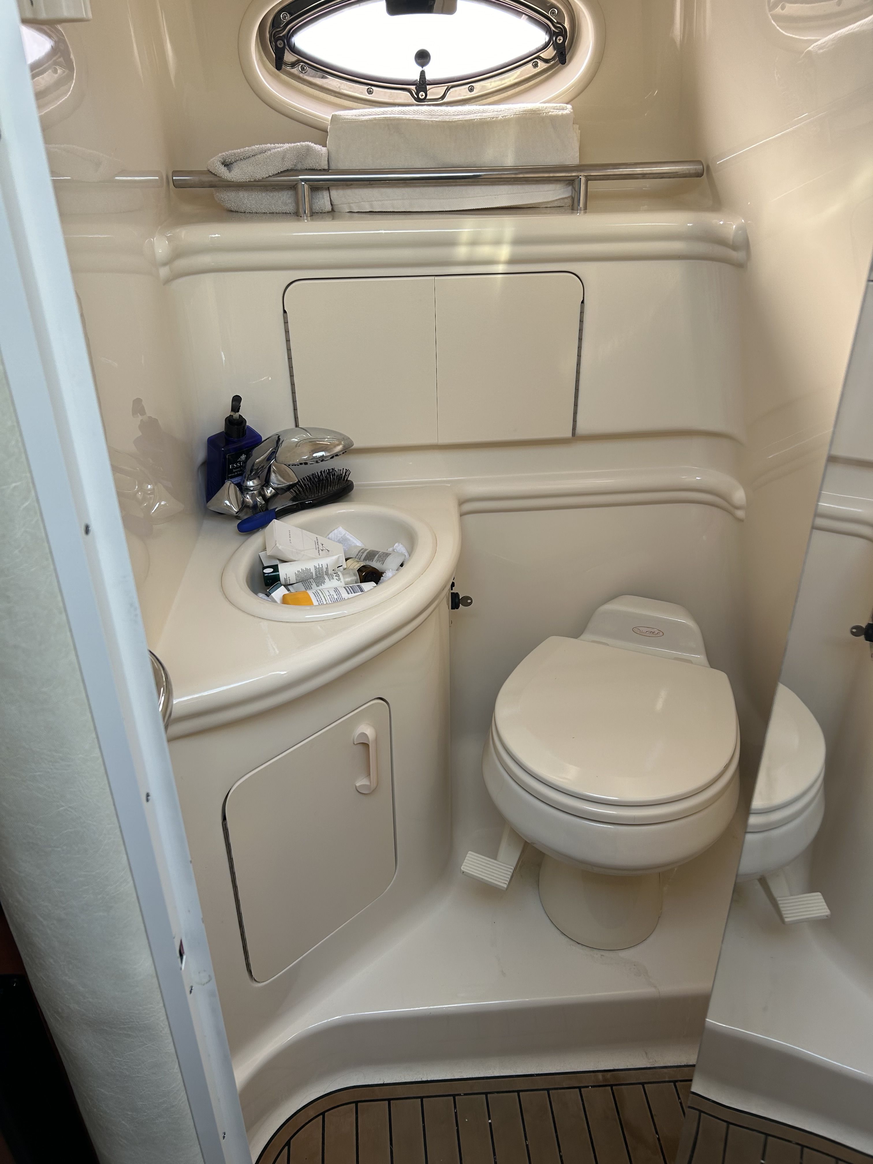 2005 Sea Ray
                                                             280 SUNDANCER Image Thumbnail #14