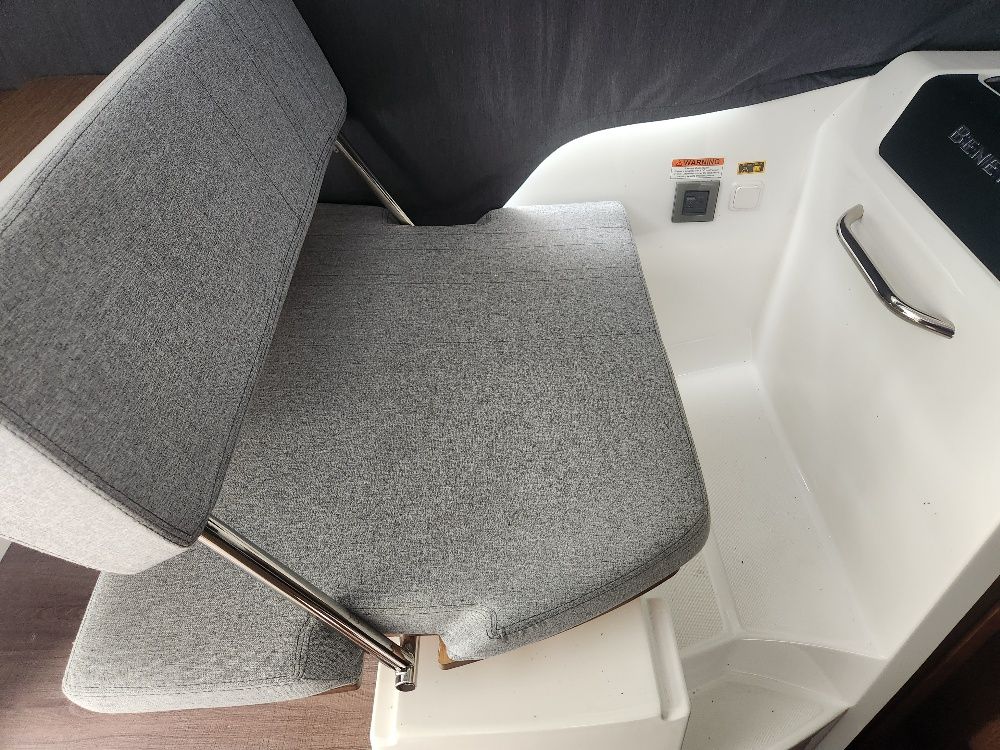 2020 Beneteau
                                                             ANTARES 27 Image Thumbnail #24