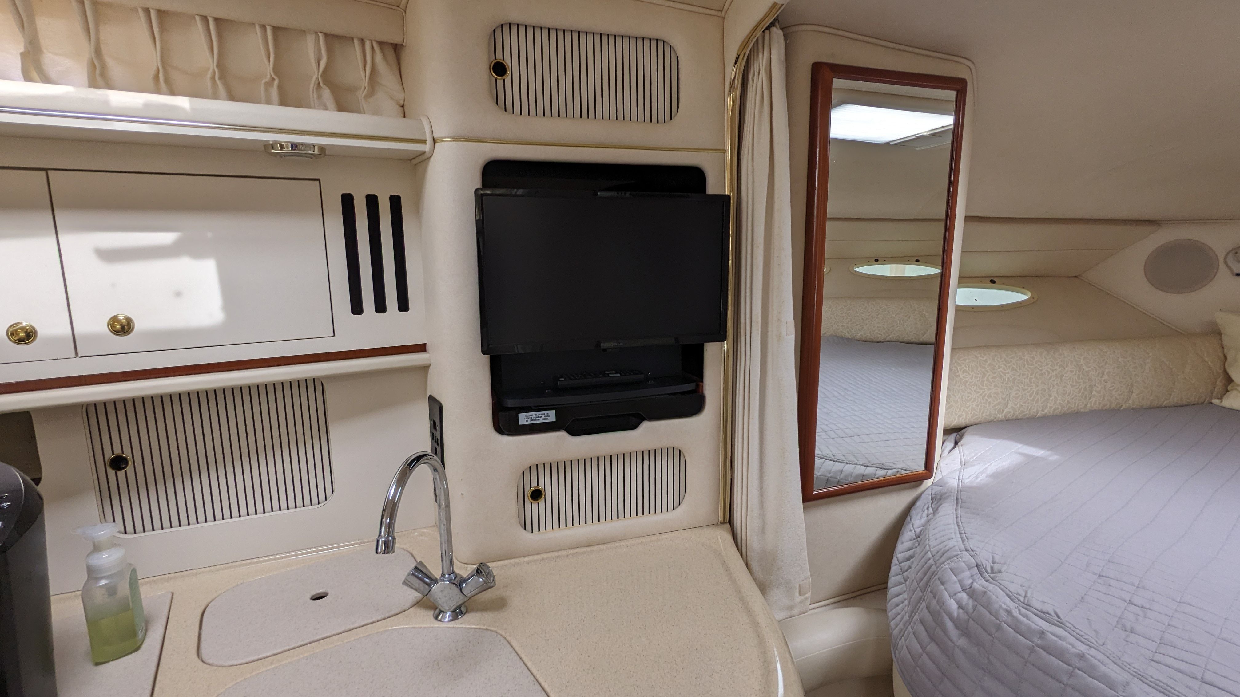 2001 Sea Ray
                                                             340 Sundancer Image Thumbnail #24