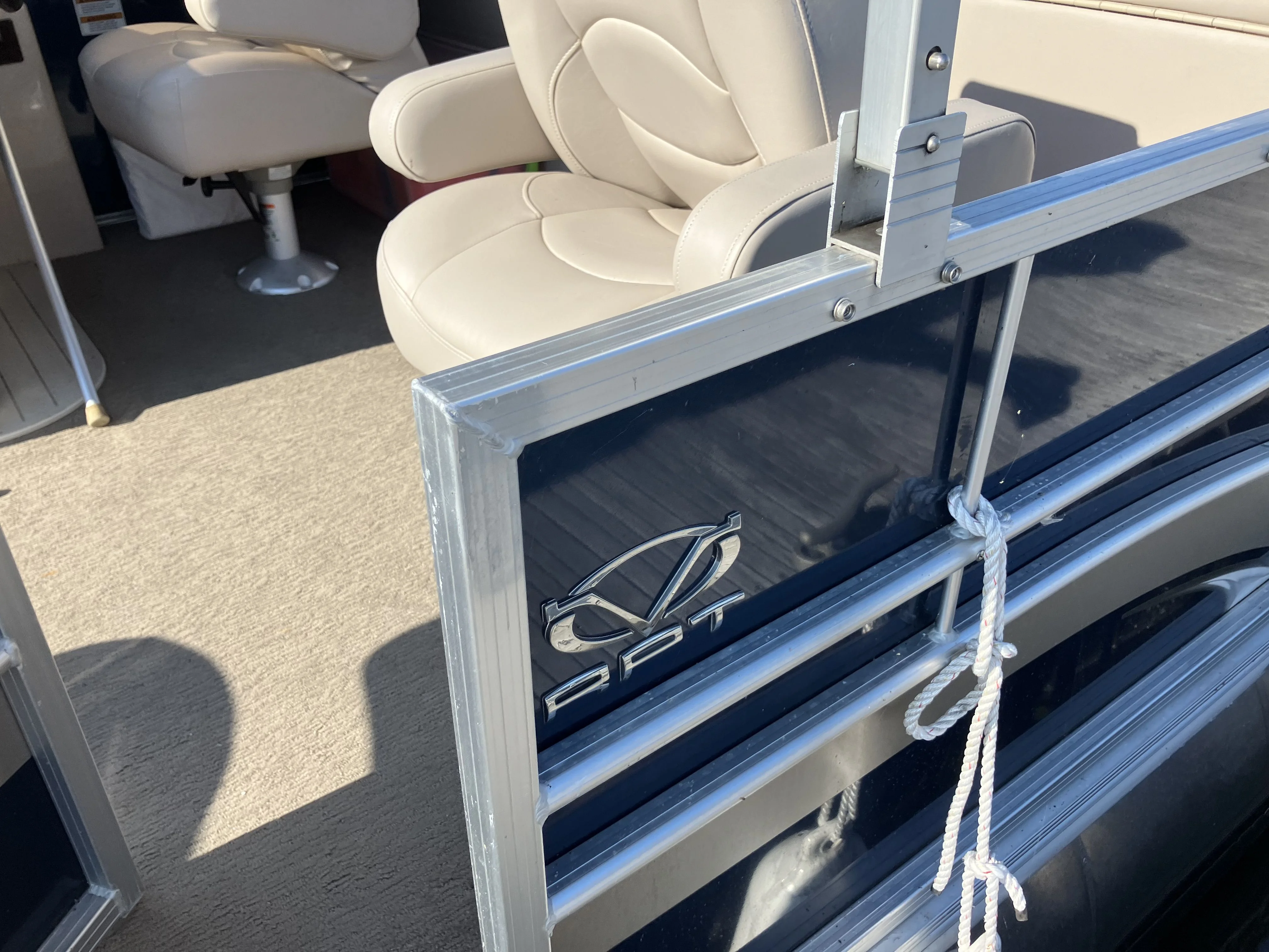 2013 Sylvan 8524 MIRAGE Image Thumbnail #6