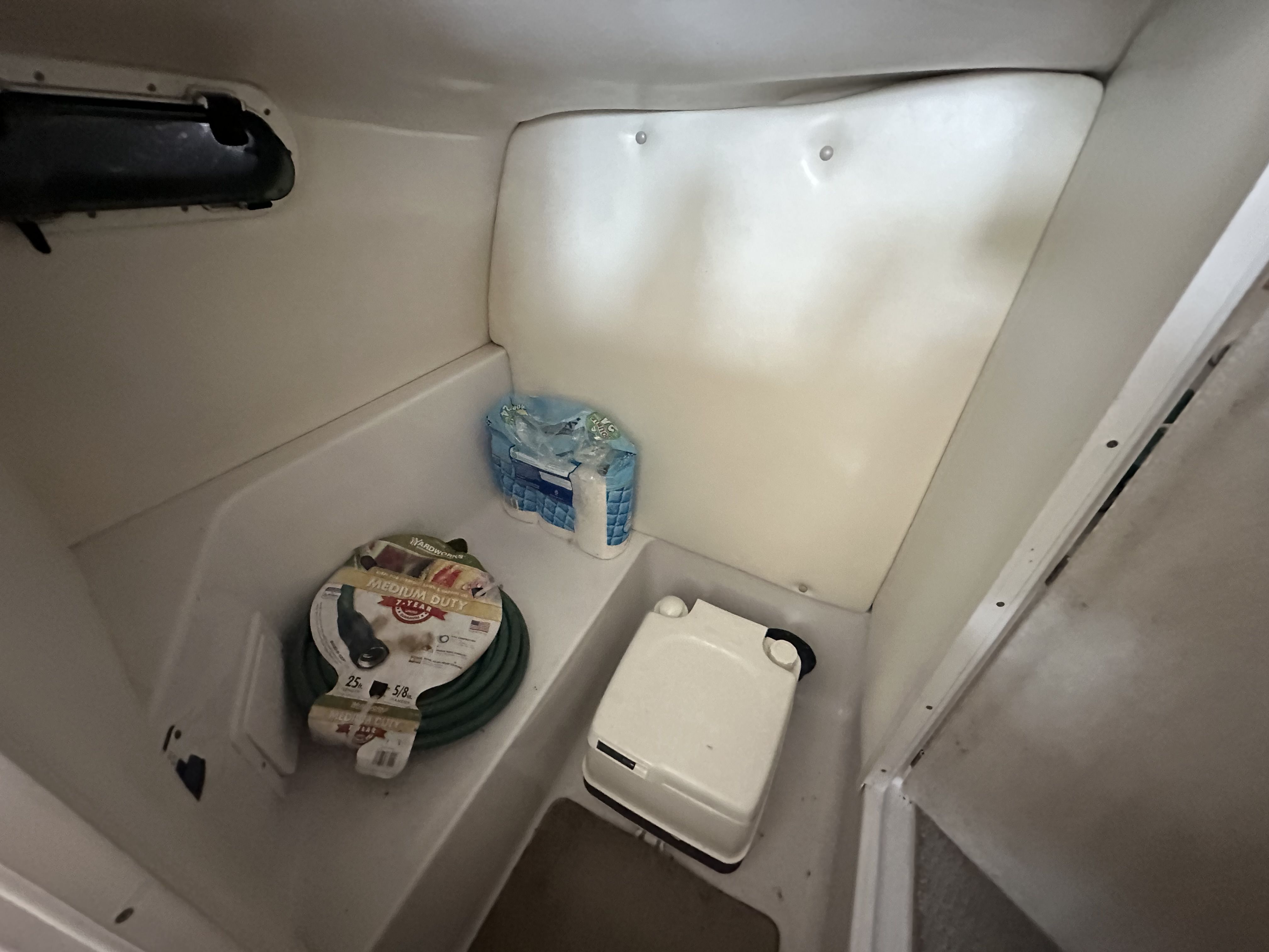 2005 Four Winns 234FUNSHIP Image Thumbnail #8