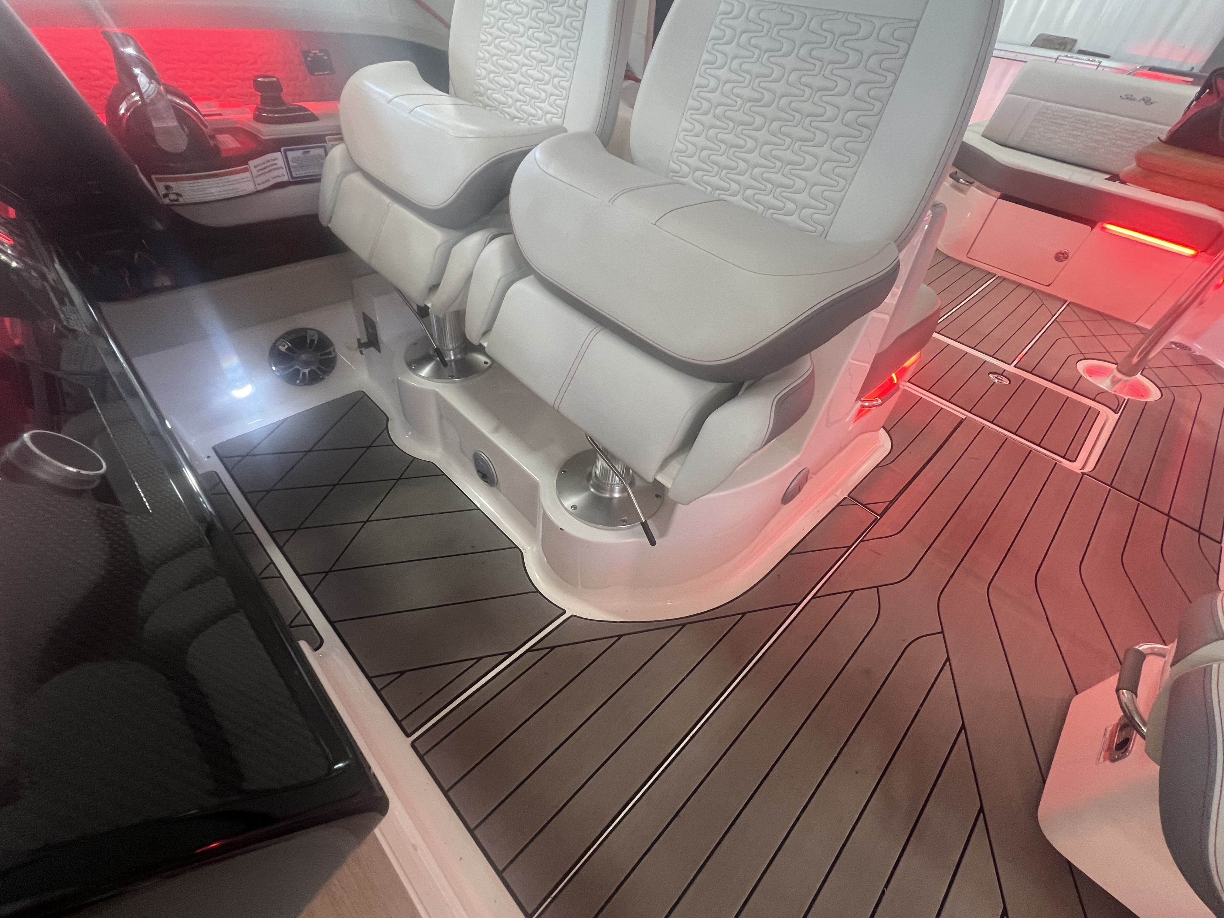2022 Sea Ray
                                                             400 SLX Image Thumbnail #7