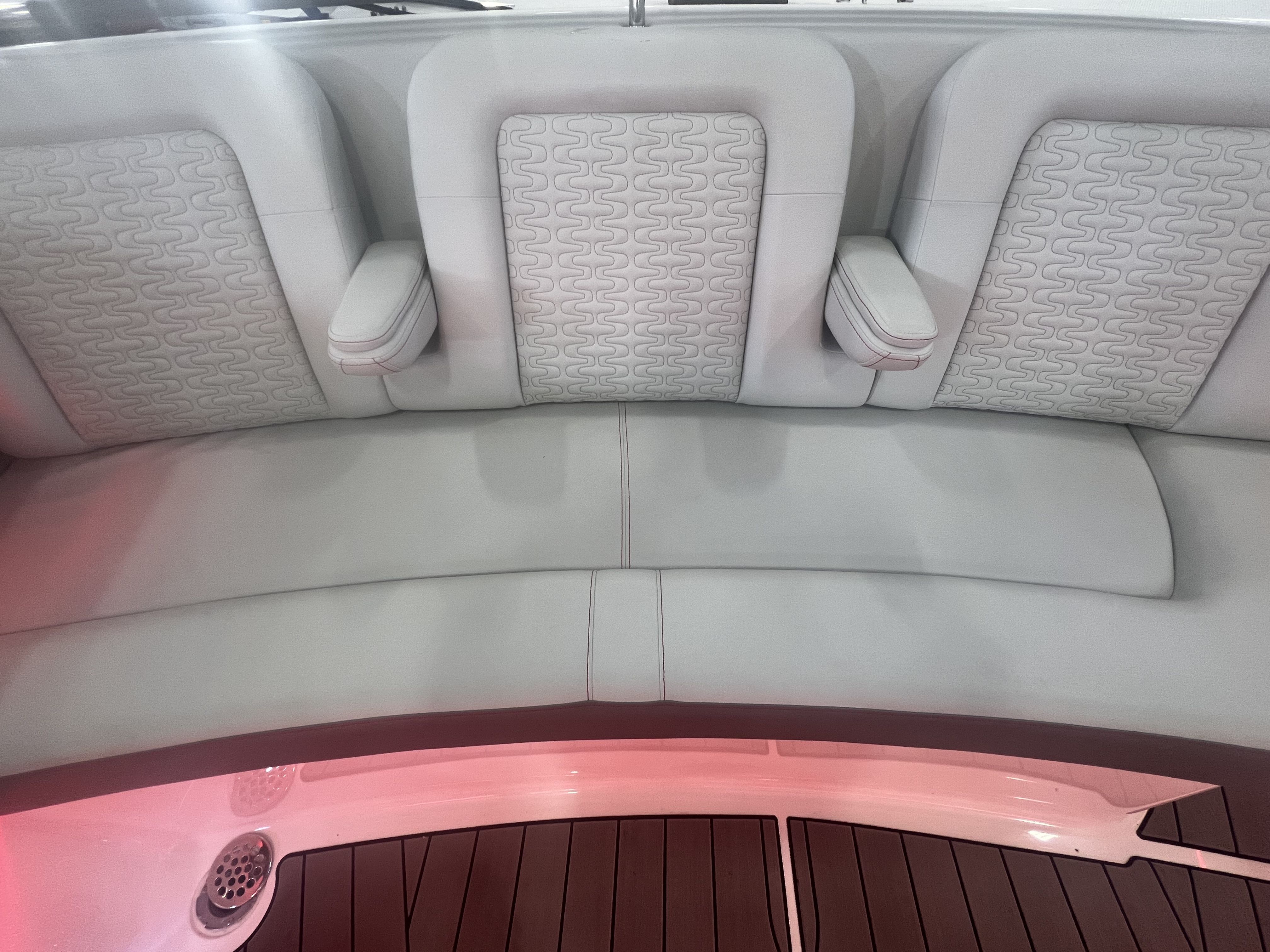 2022 Sea Ray
                                                             400 SLX Image Thumbnail #11