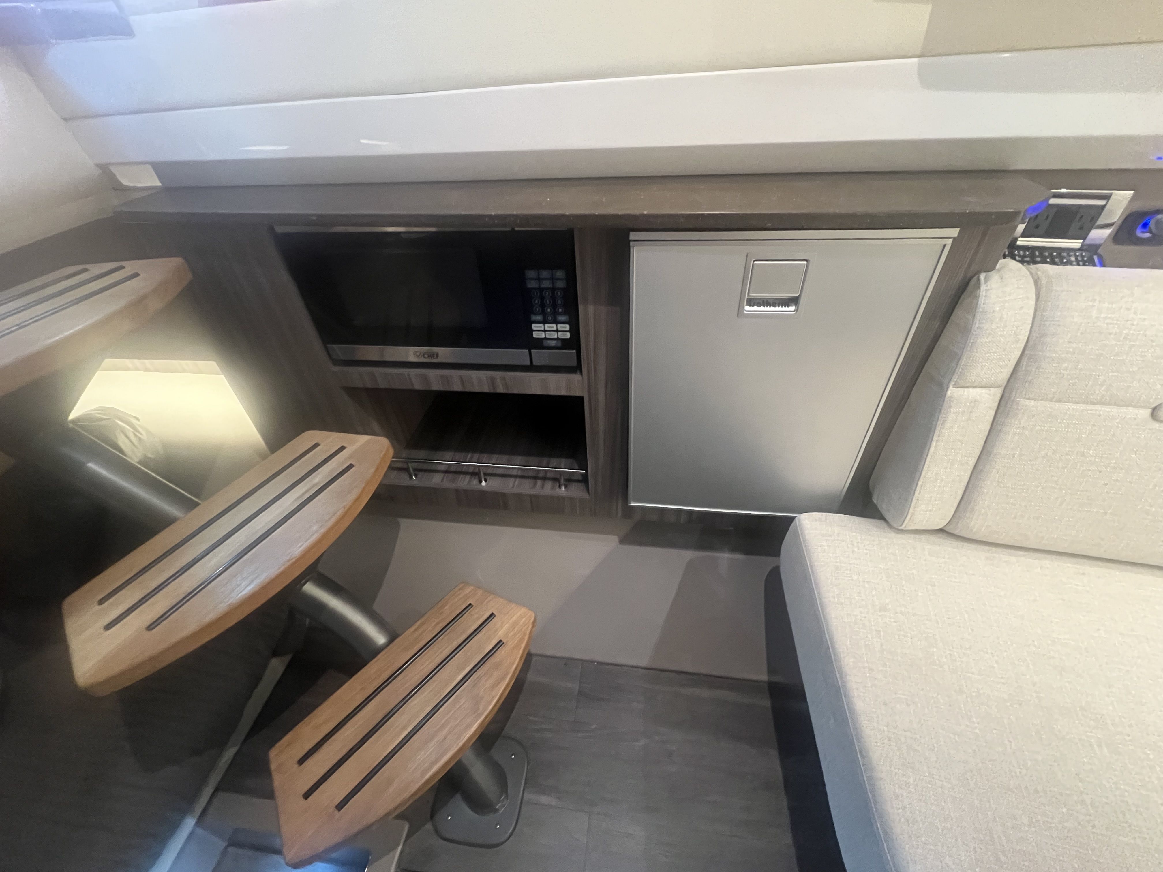2022 Sea Ray
                                                             400 SLX Image Thumbnail #26