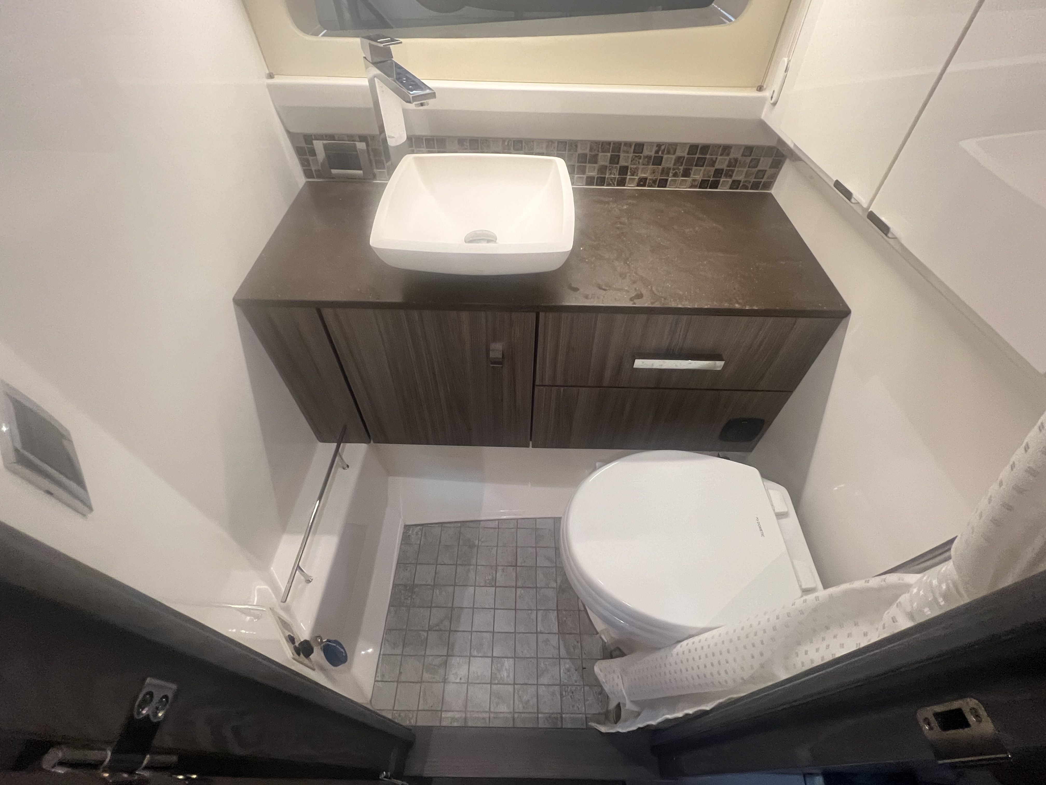 2022 Sea Ray
                                                             400 SLX Image Thumbnail #28