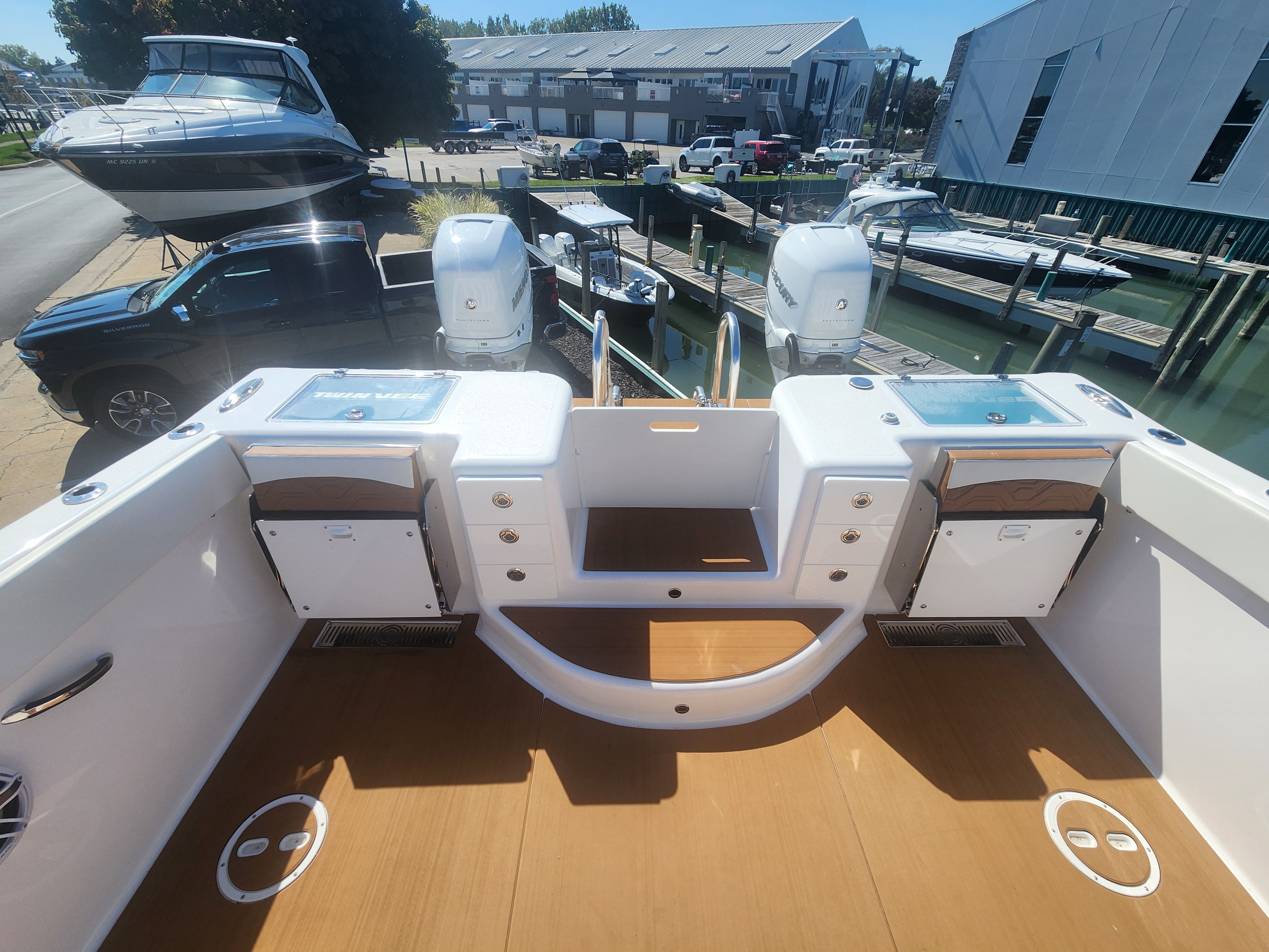 2023 Twin Vee
                                                             340 GFX Image Thumbnail #6
