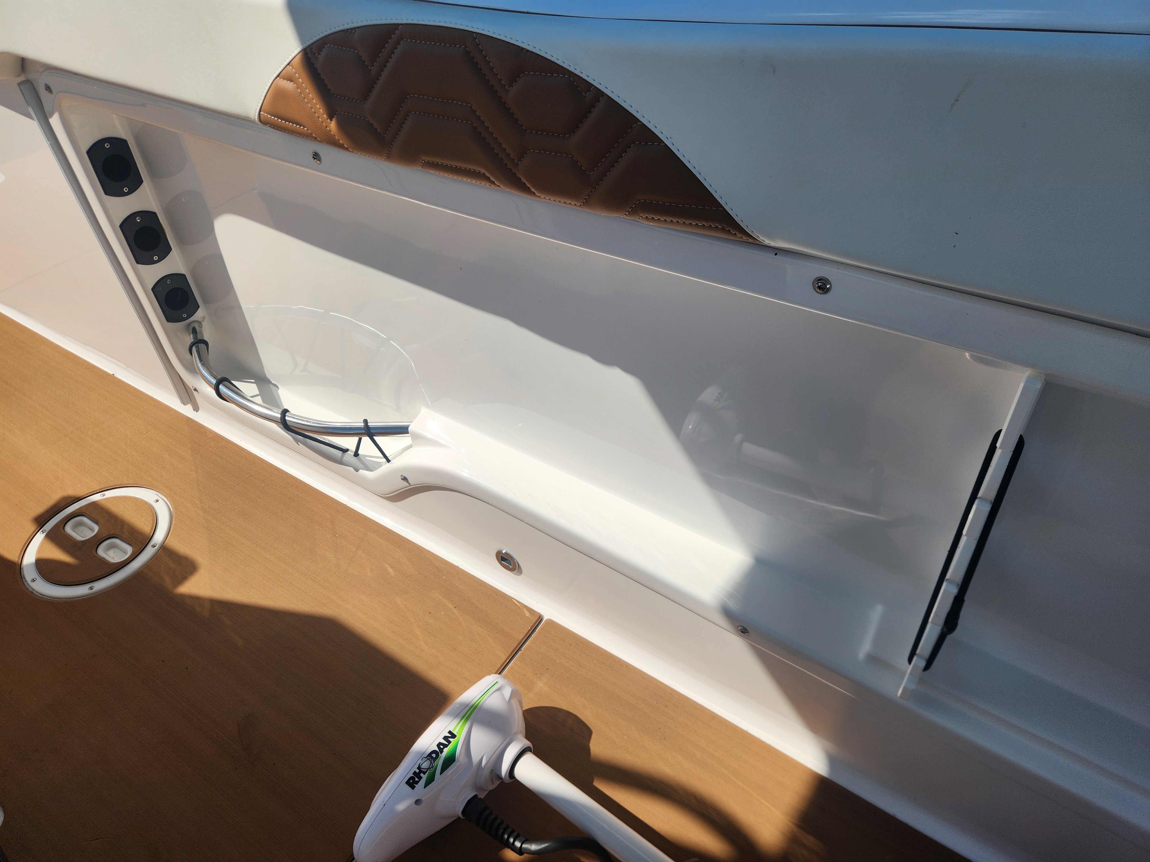 2023 Twin Vee
                                                             340 GFX Image Thumbnail #22
