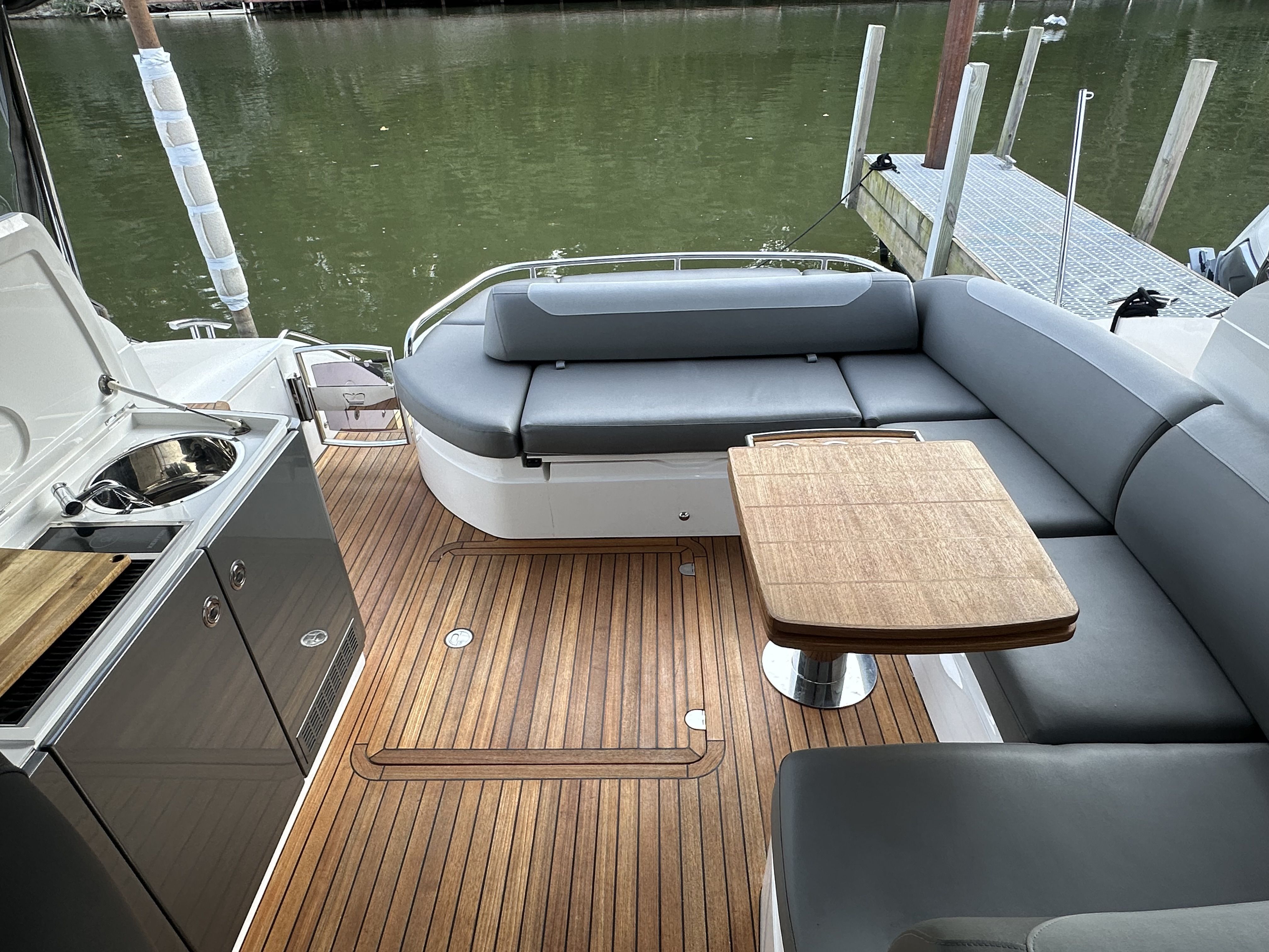 2019 Princess V40 Image Thumbnail #8