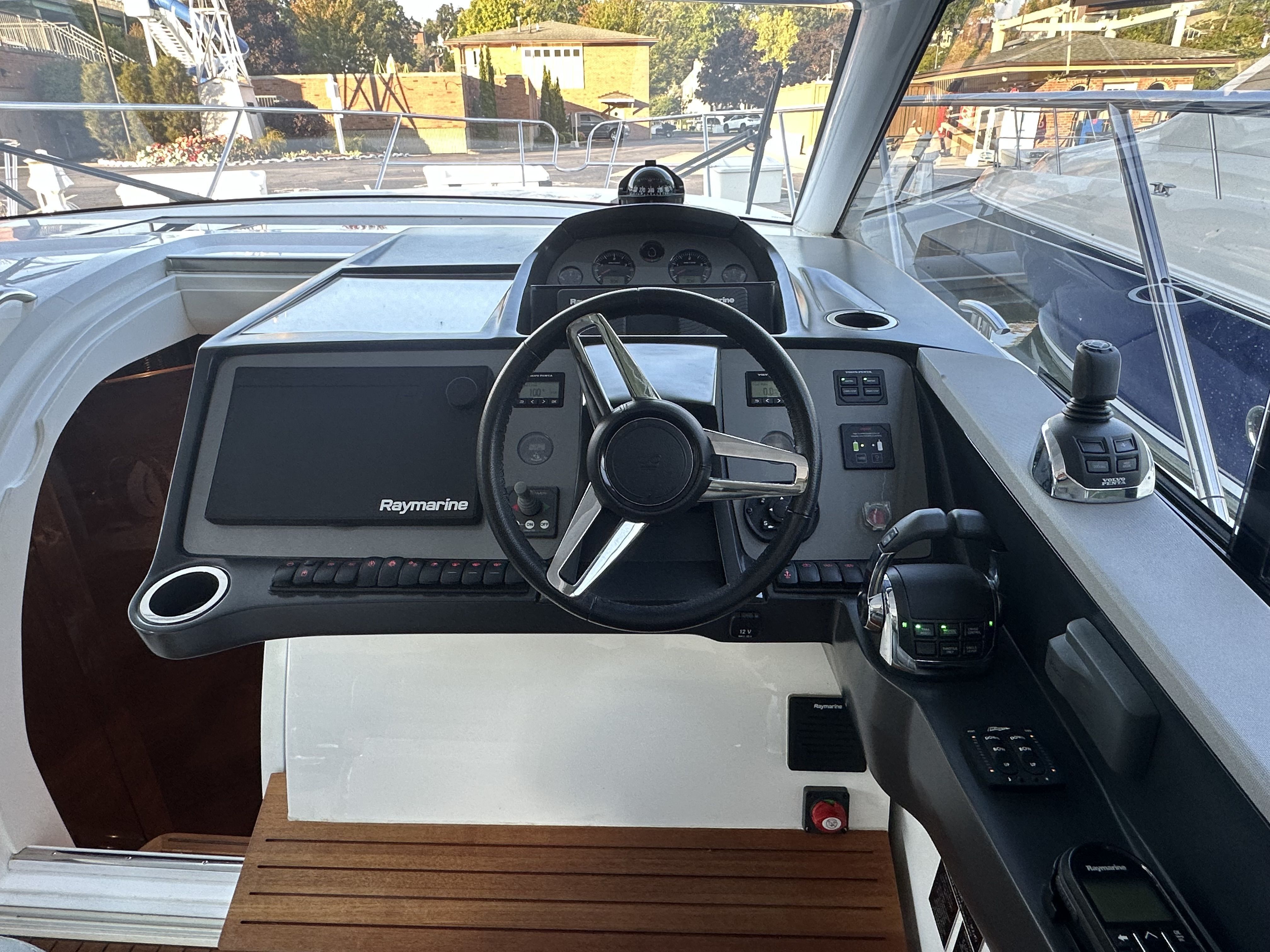 2019 Princess V40 Image Thumbnail #11