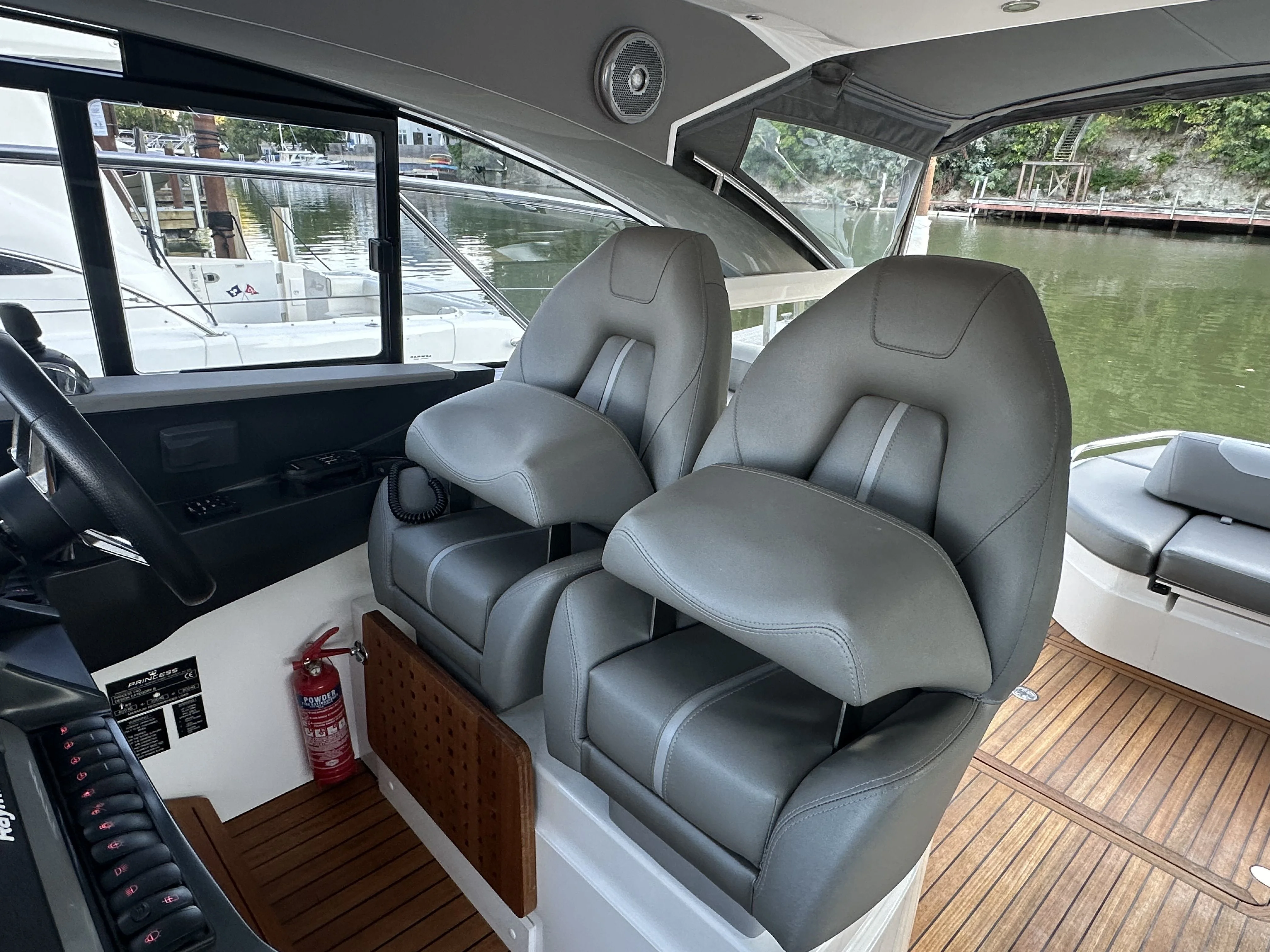 2019 Princess V40 Image Thumbnail #13