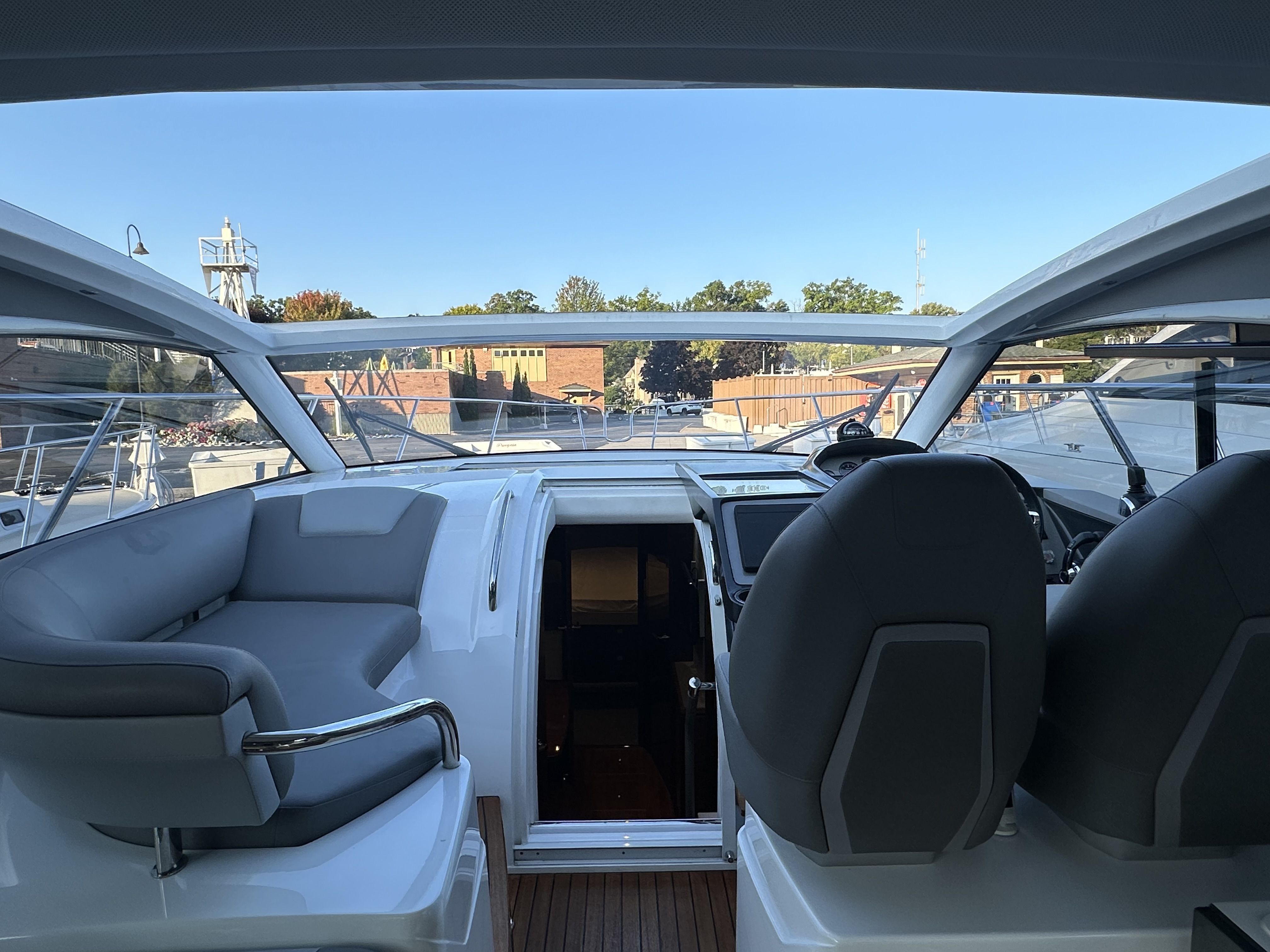 2019 Princess V40 Image Thumbnail #14