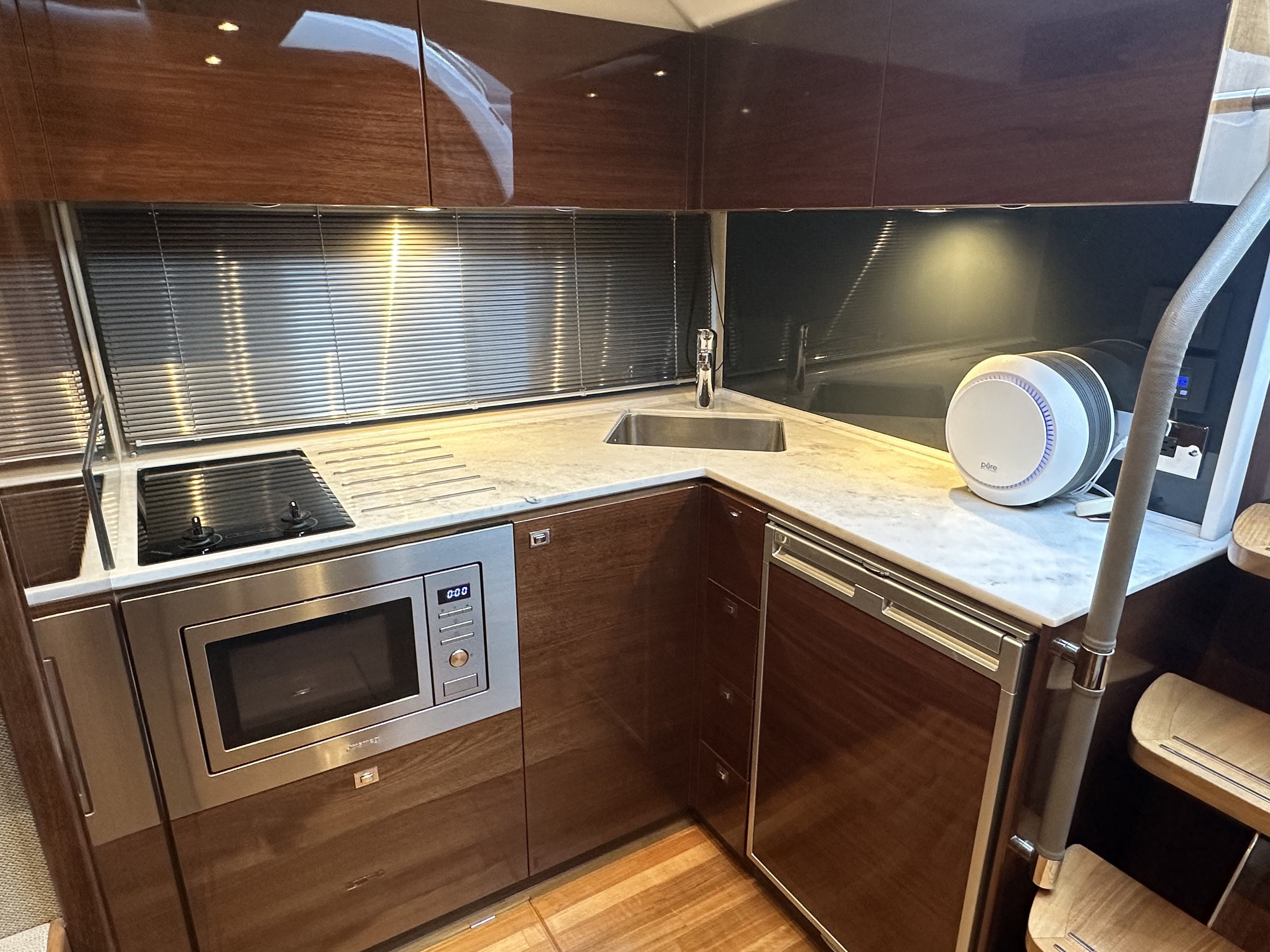 2019 Princess V40 Image Thumbnail #16