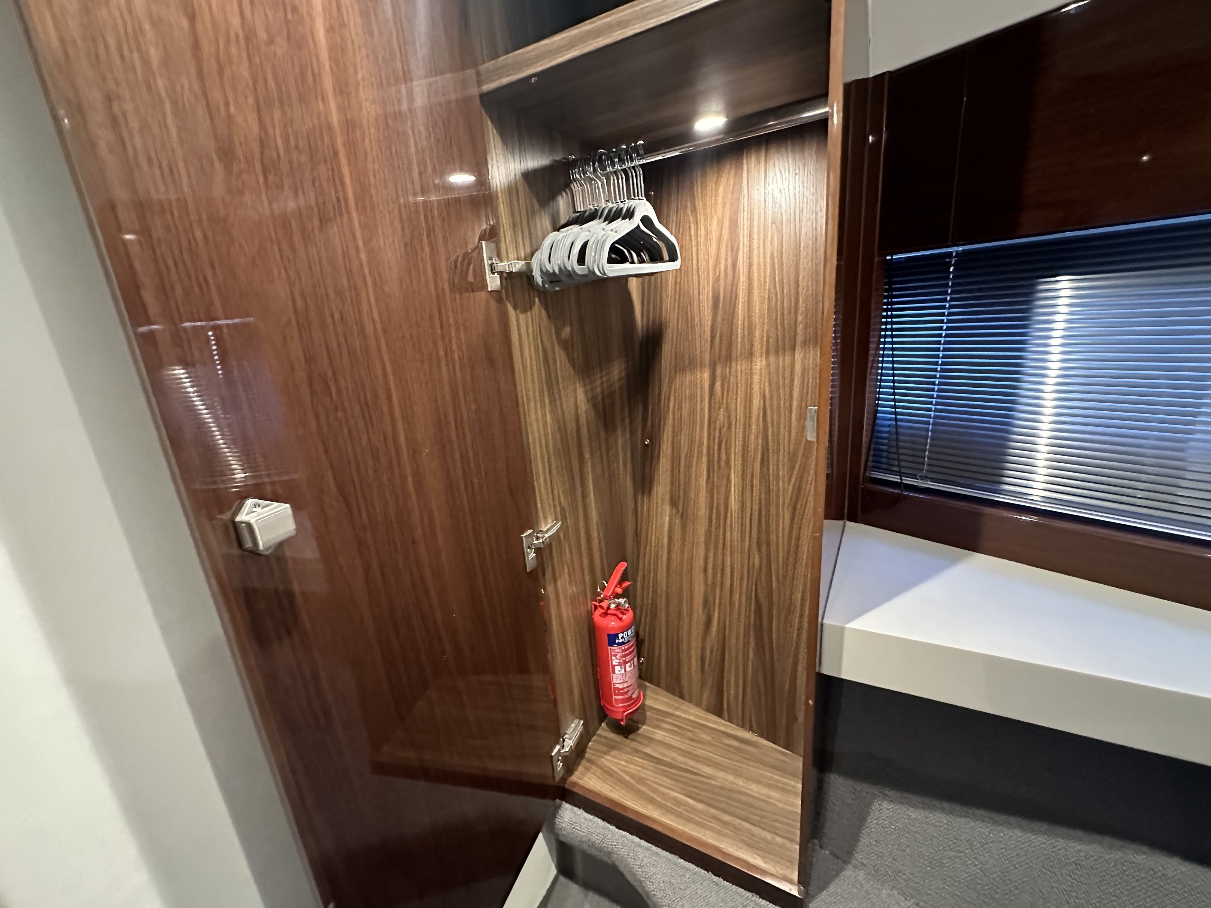 2019 Princess V40 Image Thumbnail #23