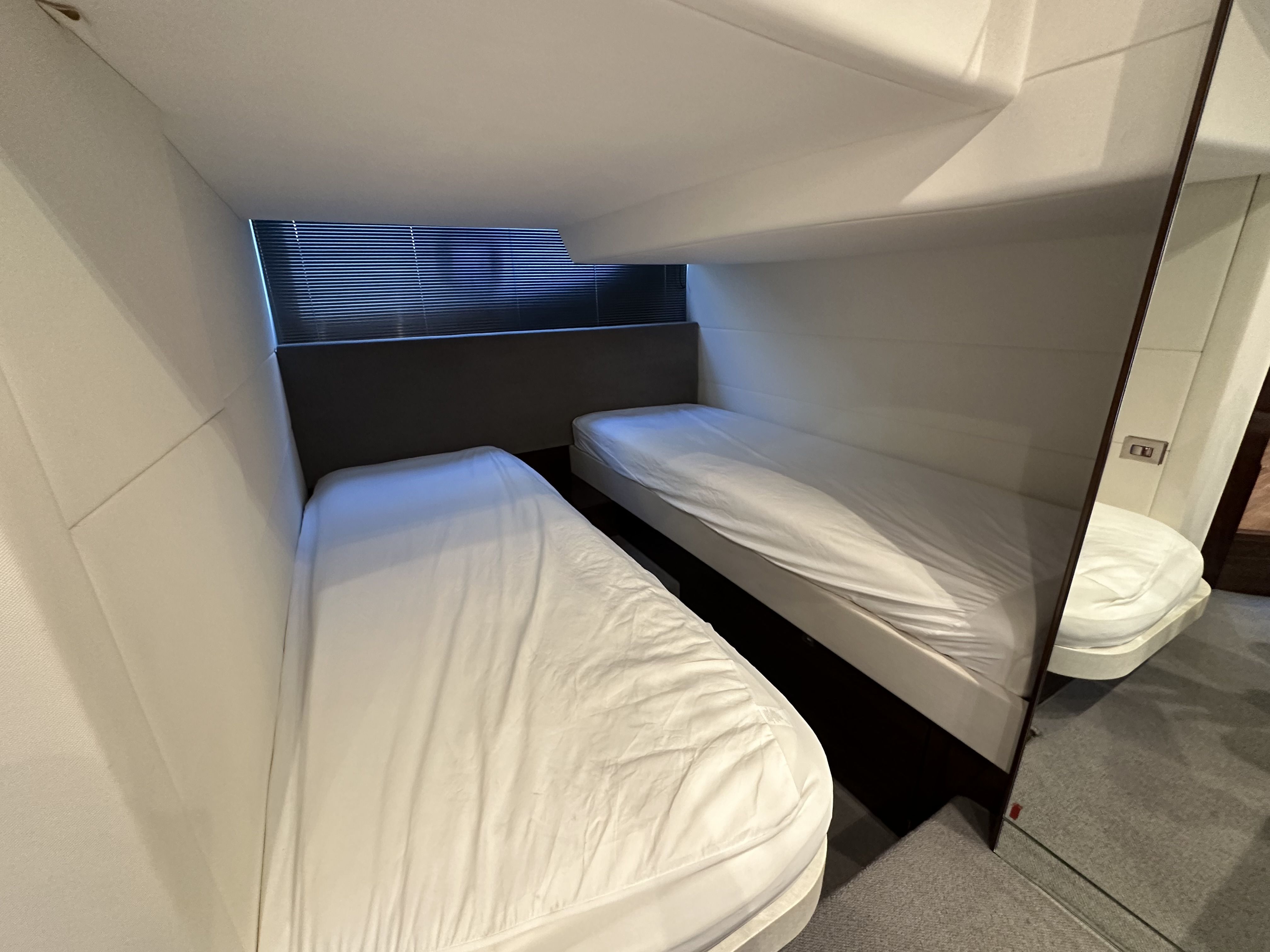 2019 Princess V40 Image Thumbnail #26