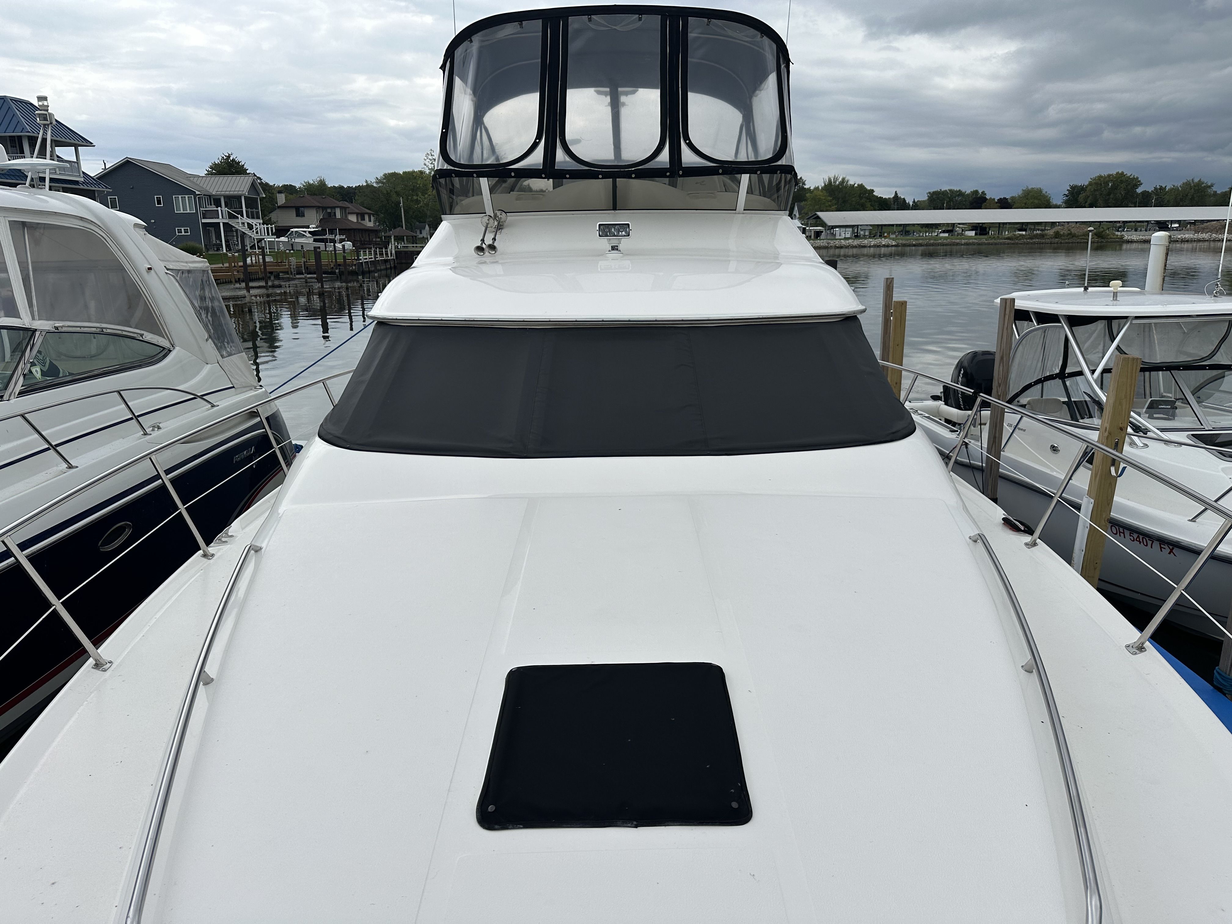 1997 Sea Ray
                                                             400 SEDANBRIDGE Image Thumbnail #3