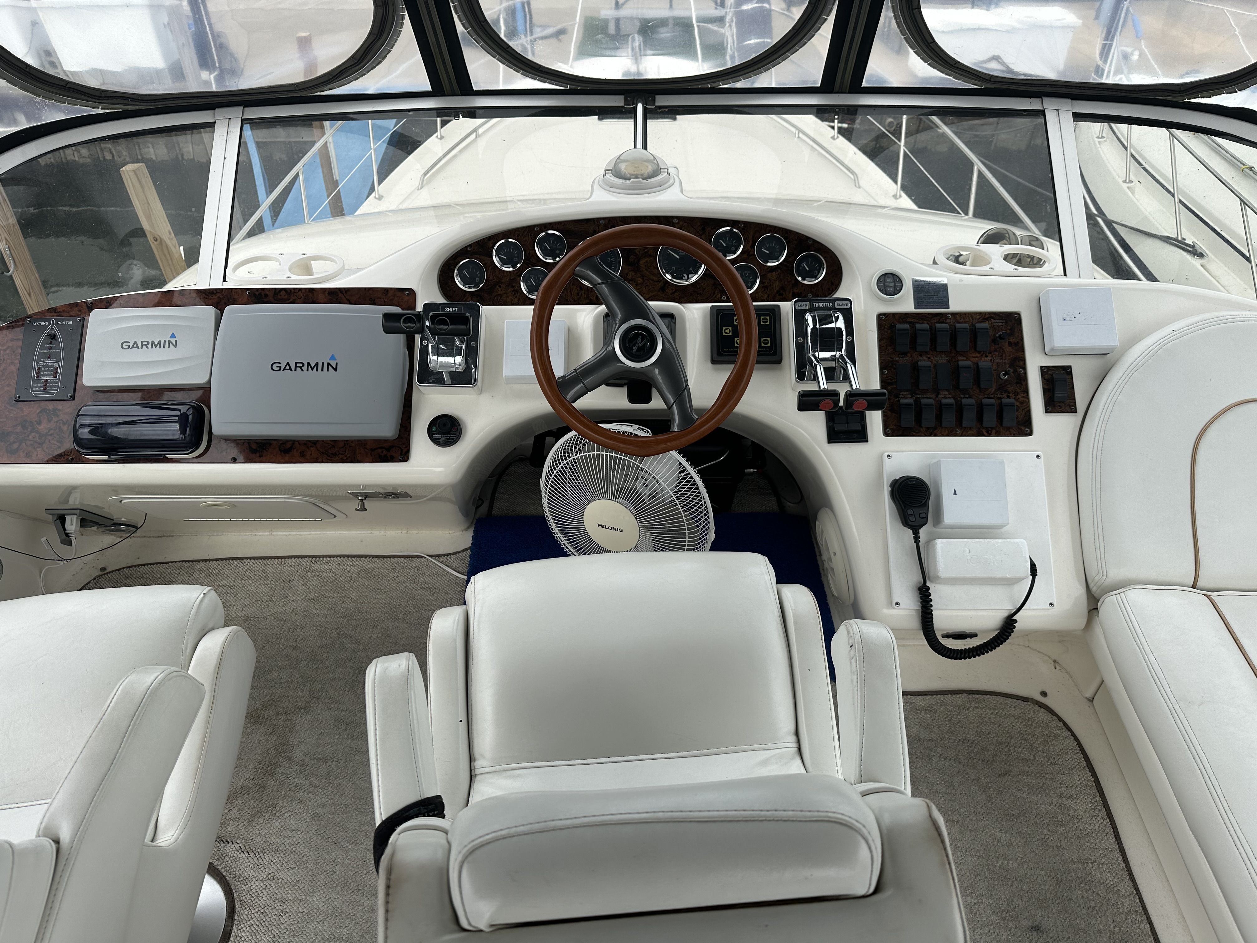 1997 Sea Ray
                                                             400 SEDANBRIDGE Image Thumbnail #11