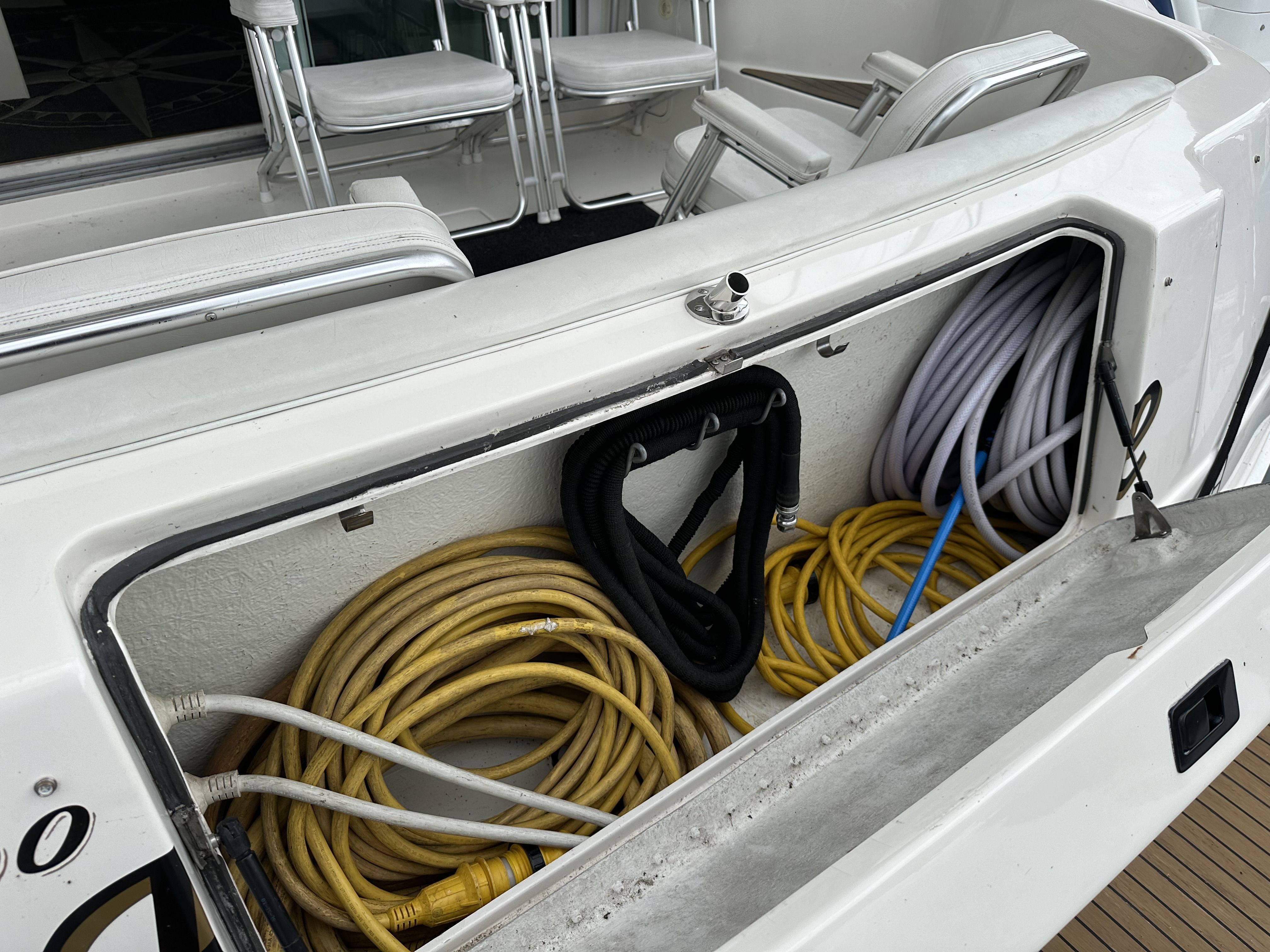 1997 Sea Ray
                                                             400 SEDANBRIDGE Image Thumbnail #22